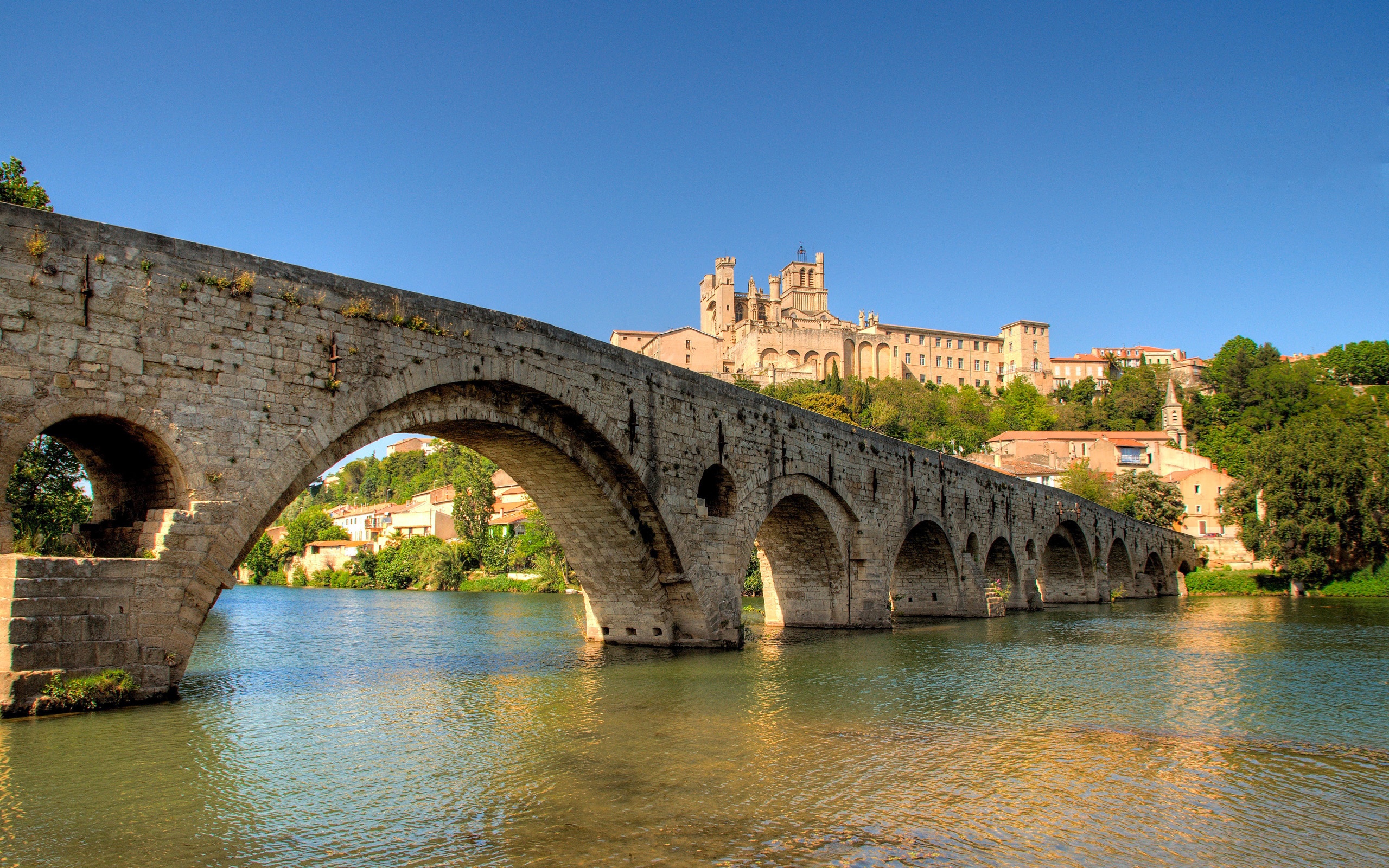 Лангедок франция. Лангедок-Руссильон. Languedoc-Roussillon Франция. Крепость Безье Франция. Логидон РУСИЛЬЁН Франция.