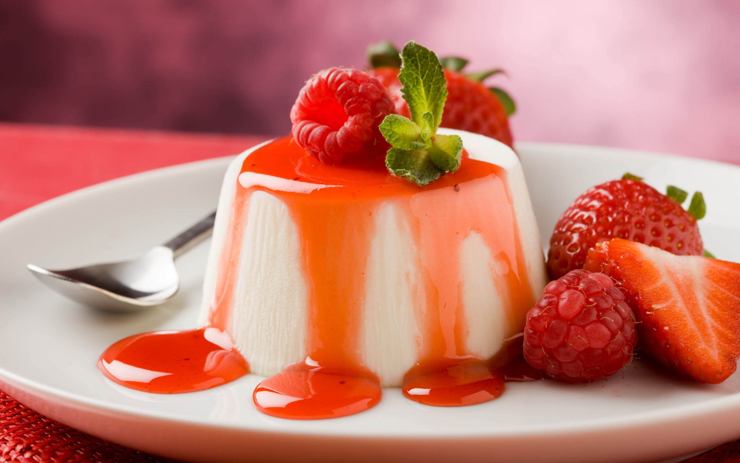 Strawberry panna Cotta