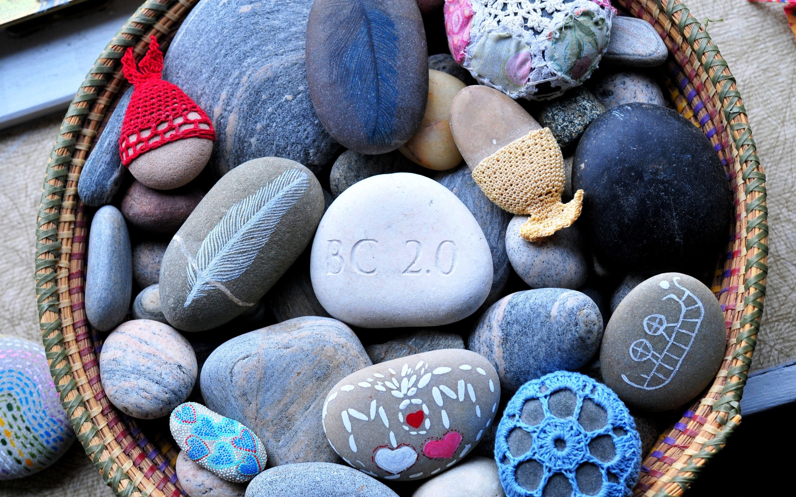 Красивые камушки. Цветные камушки. Морские камешки. Разноцветные камни. Картинки разное