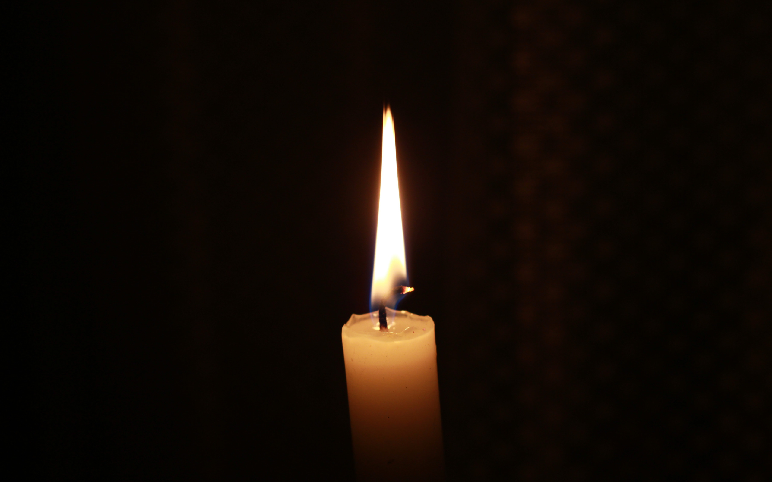 Приметы свечей. Свеча церковная горит. Пламя свечи мм2. Горящая свеча фото высокого разрешения.