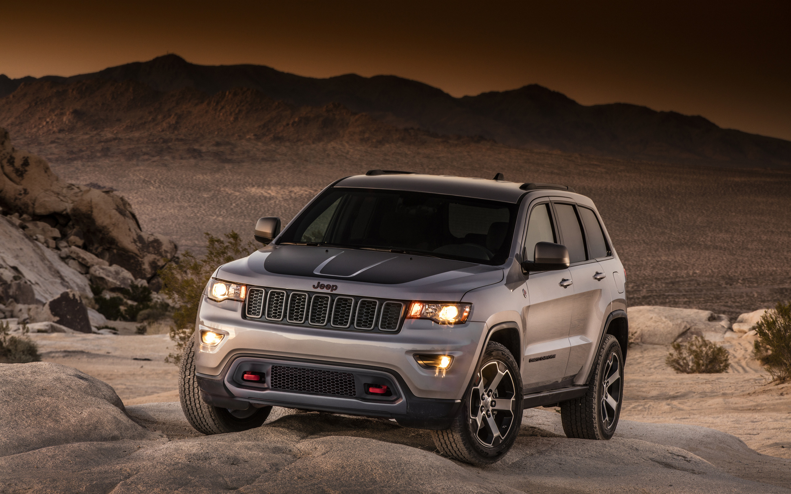Модели гранд чероки. Jeep Grand Cherokee Trailhawk 2021. Jeep Grand Cherokee 2020. Jeep Trailhawk 2020. Jeep Grand Cherokee Trailhawk 2023.