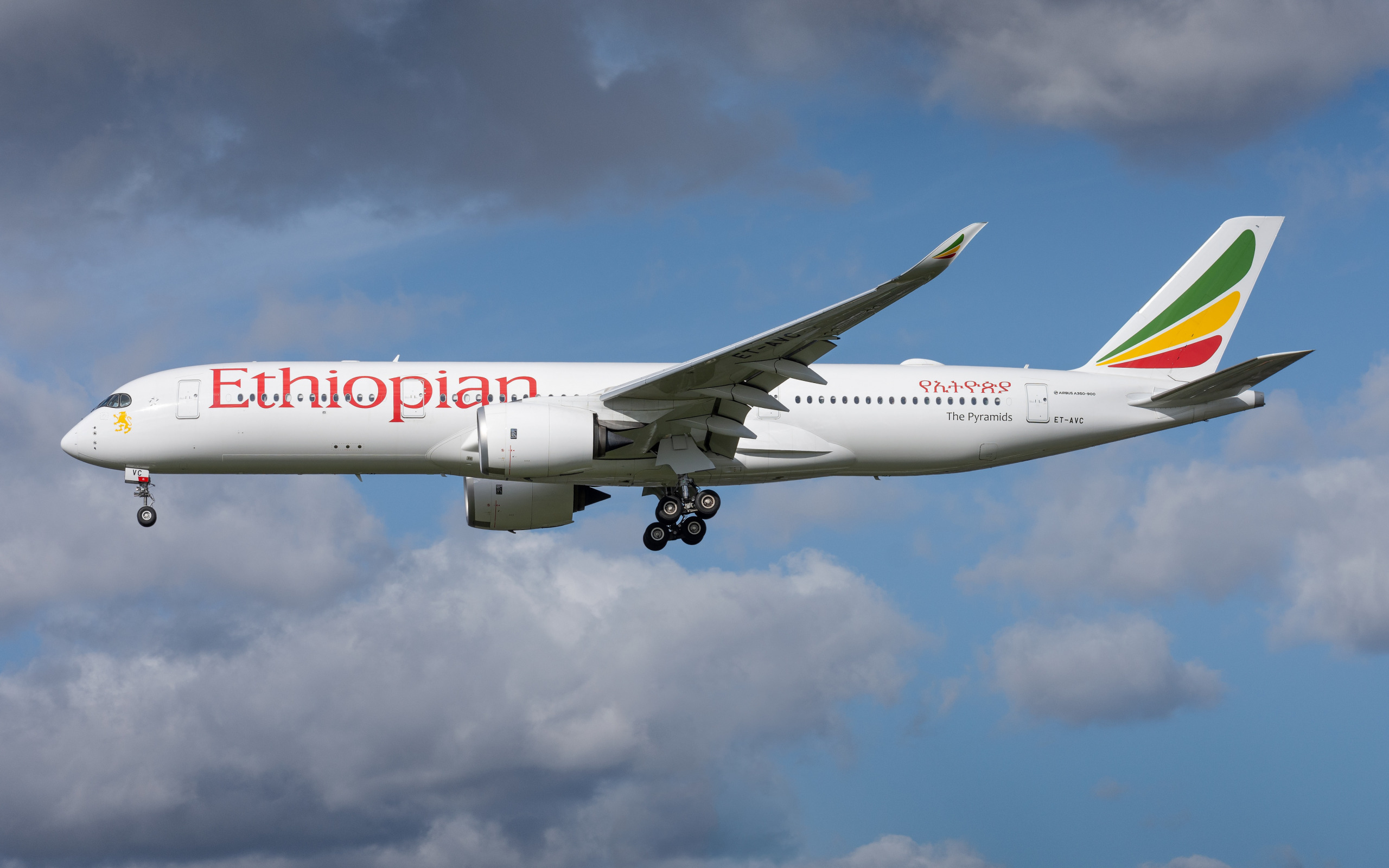 Ethiopian airlines отзывы. Airbus a350. А350 Аэрофлот. Самолеты Эфиопиан Эйрлайнс. Airbus a330 Аэрофлот.