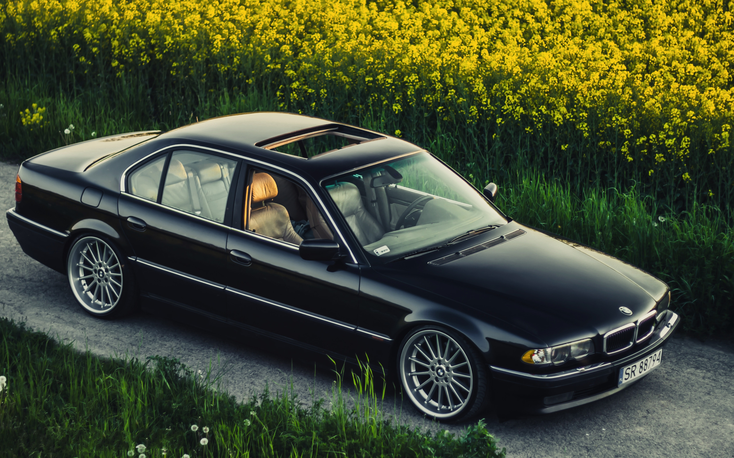 BMW 7 e38 черная