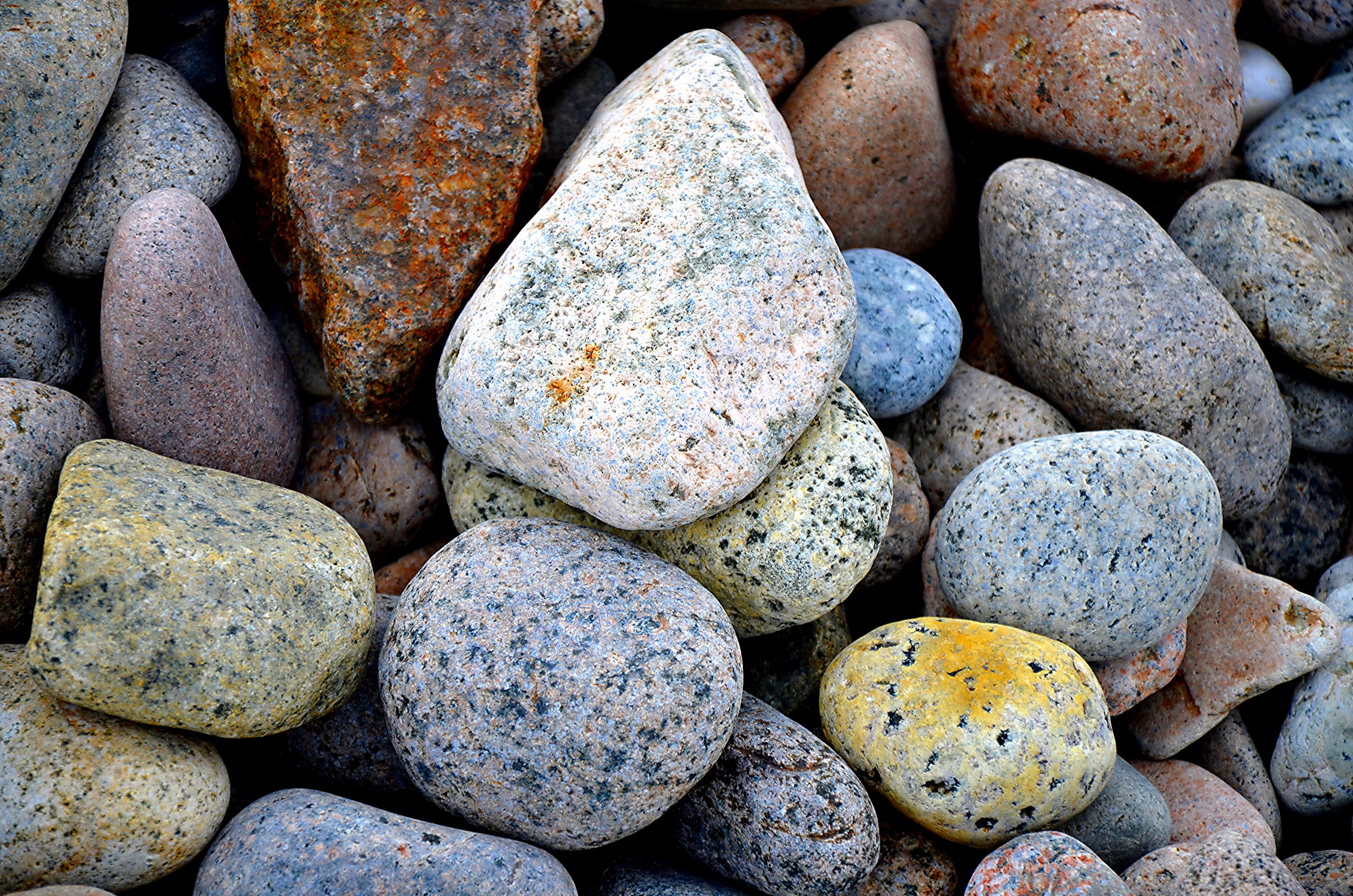 Stones de. Красивые камушки. Разные камни. Камень для детей. Камень галька.