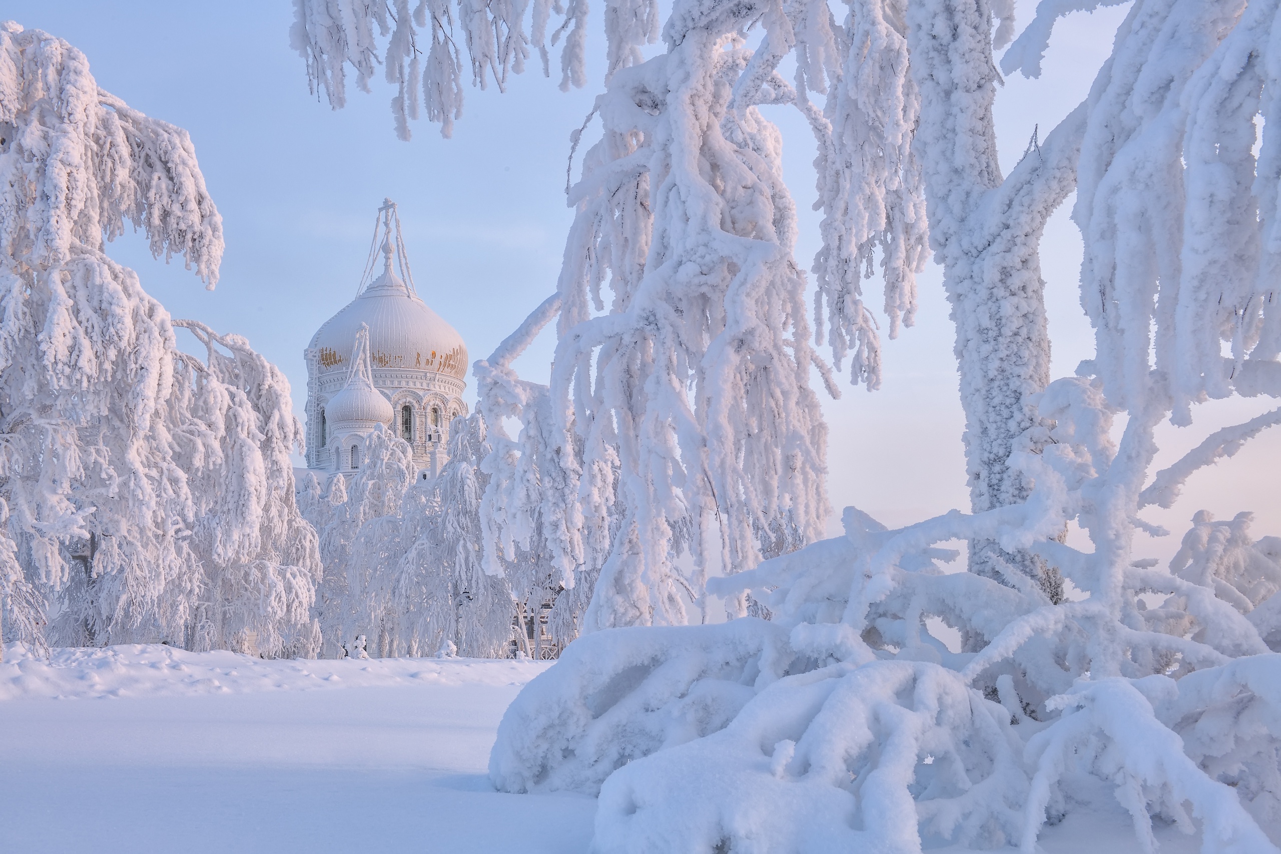 Зима храм снег