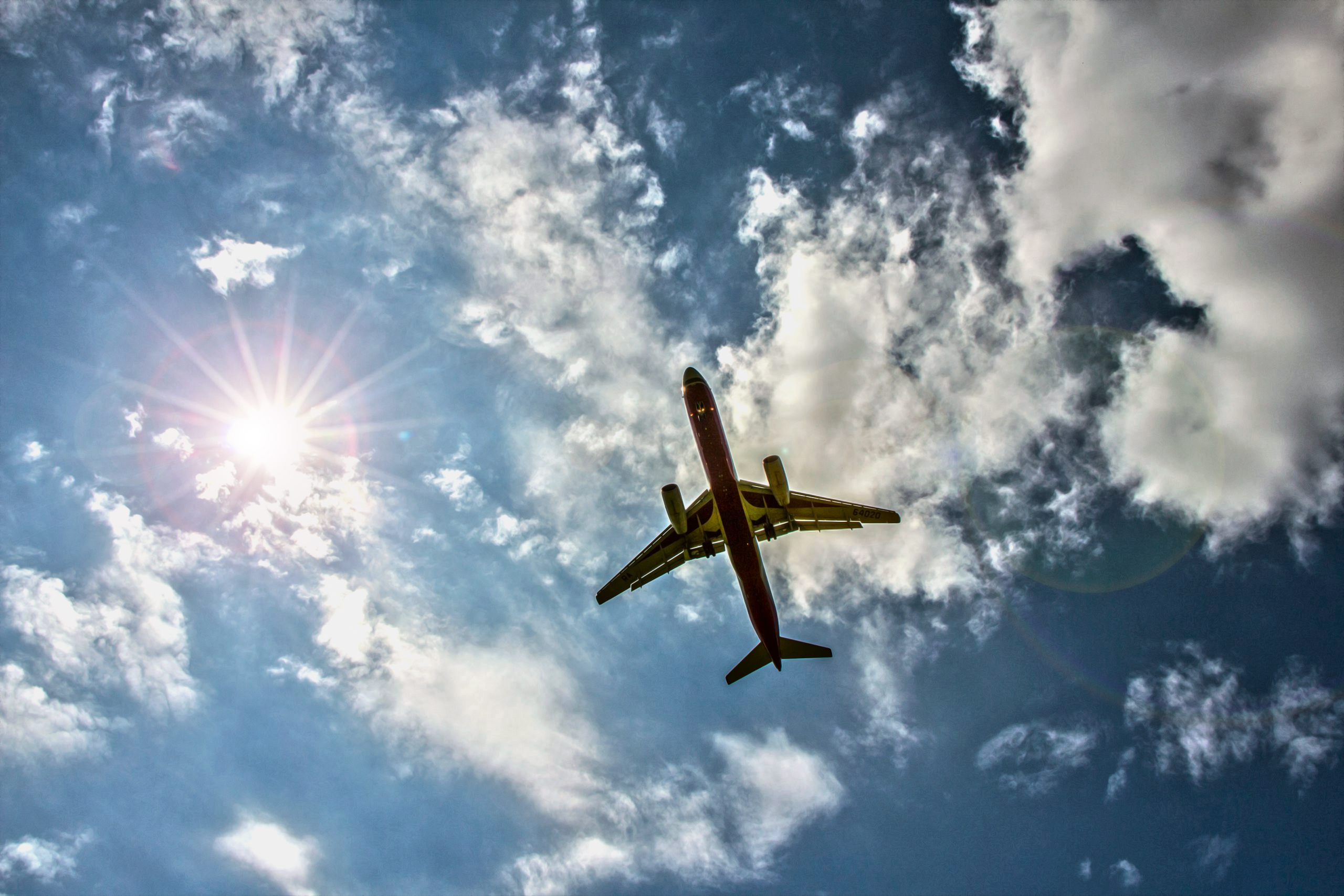 Самолеты над небом. Самолет в небе. Самолет на фоне неба. Небо Авиация. Самолет в облаках.