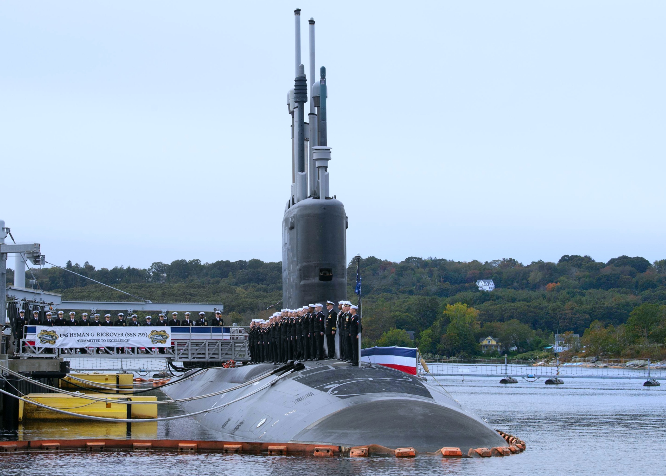 Вооружение атомных подводных лодок. USS Virginia SSN-774. Многоцелевая атомная подлодка. Подводная лодка типа Вирджиния вооружение. Подлодка в Нью-Йорке.