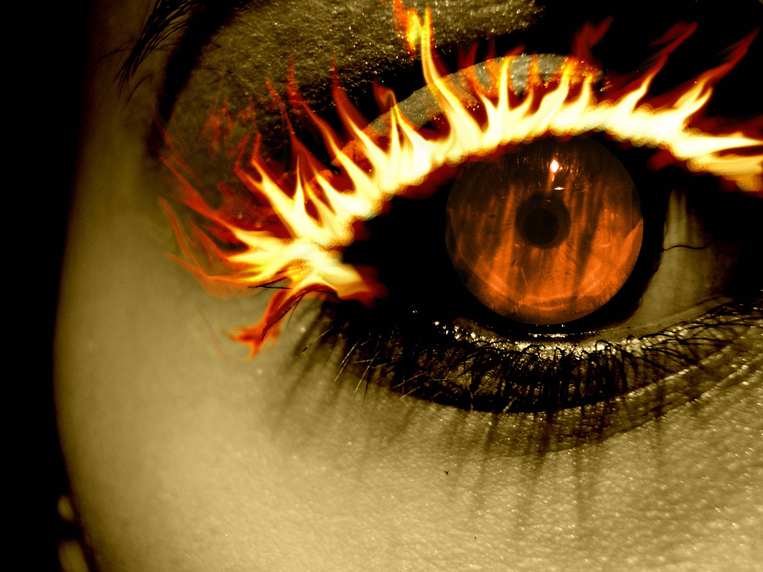 Глаза как будто горят. Горящие глаза. Огненные глаза. Мистические глаза. Оранжевые глаза.