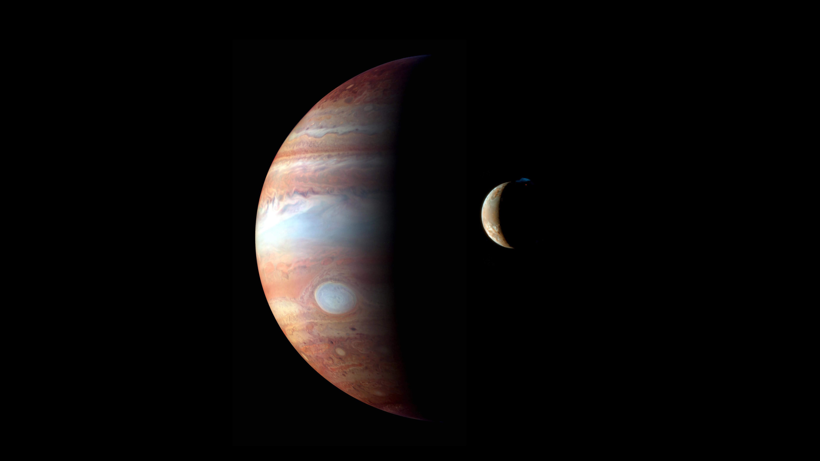 Нептун юпитер луна. Ганимед Спутник Юпитера. New Horizons Jupiter. Юпитер Планета. Обои на рабочий стол Планета Юпитер.