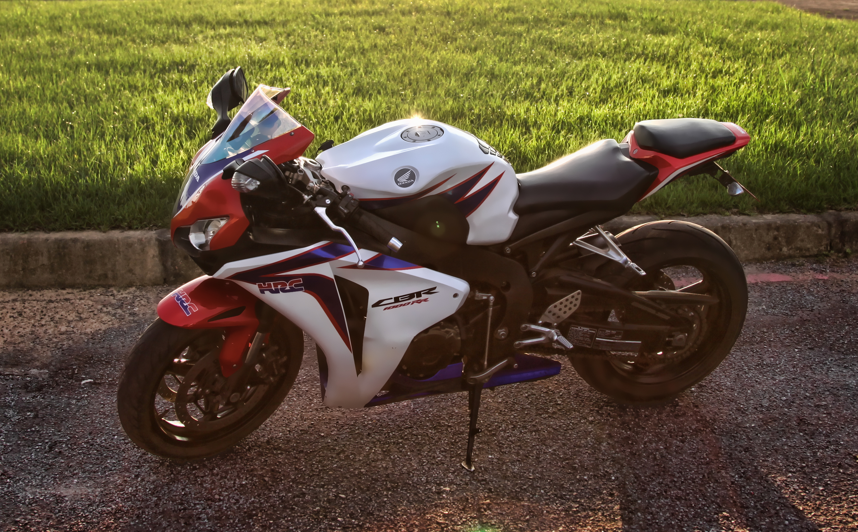 Honda CBR 1000 White