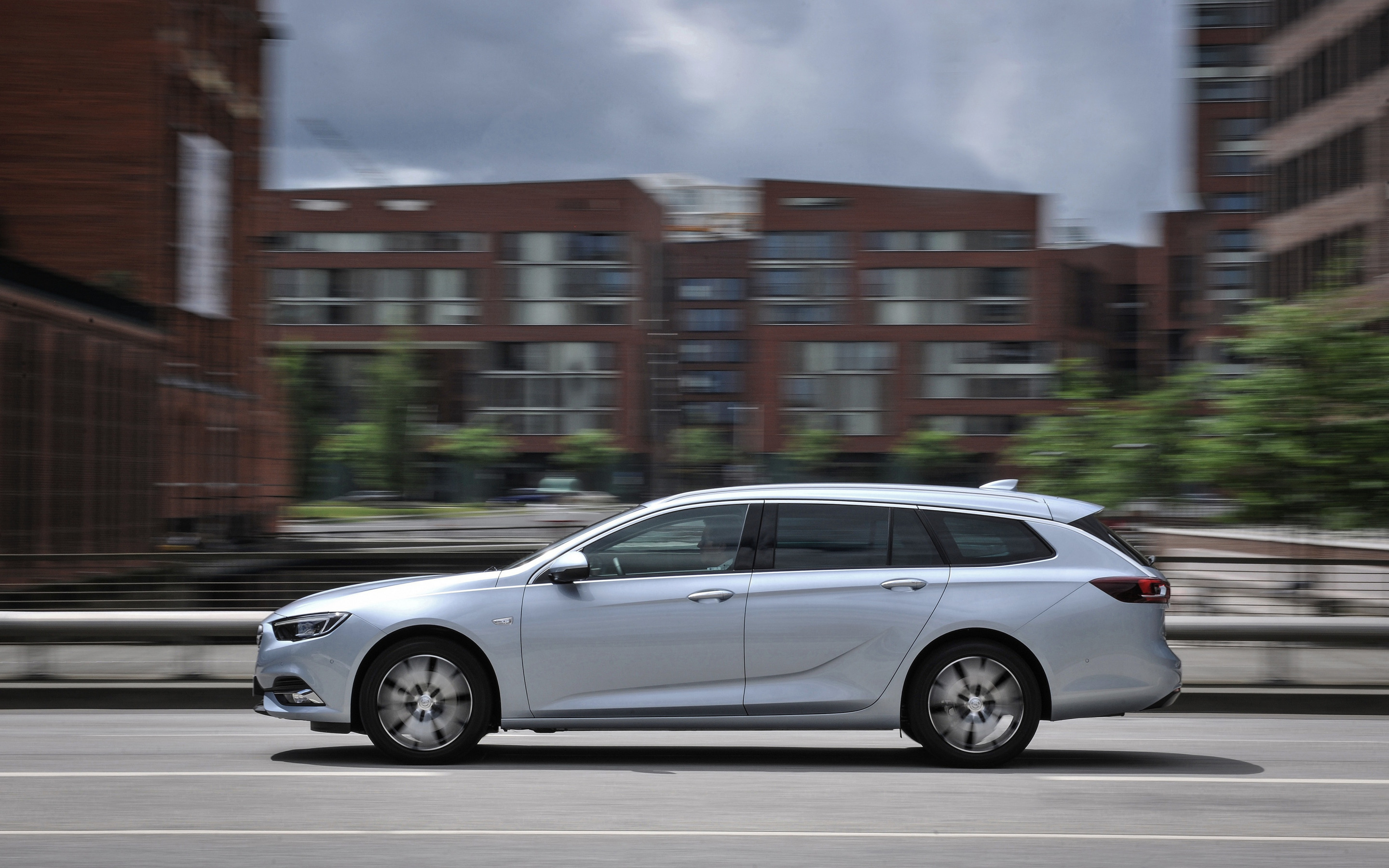 Opel Insignia универсал Sports Tourer