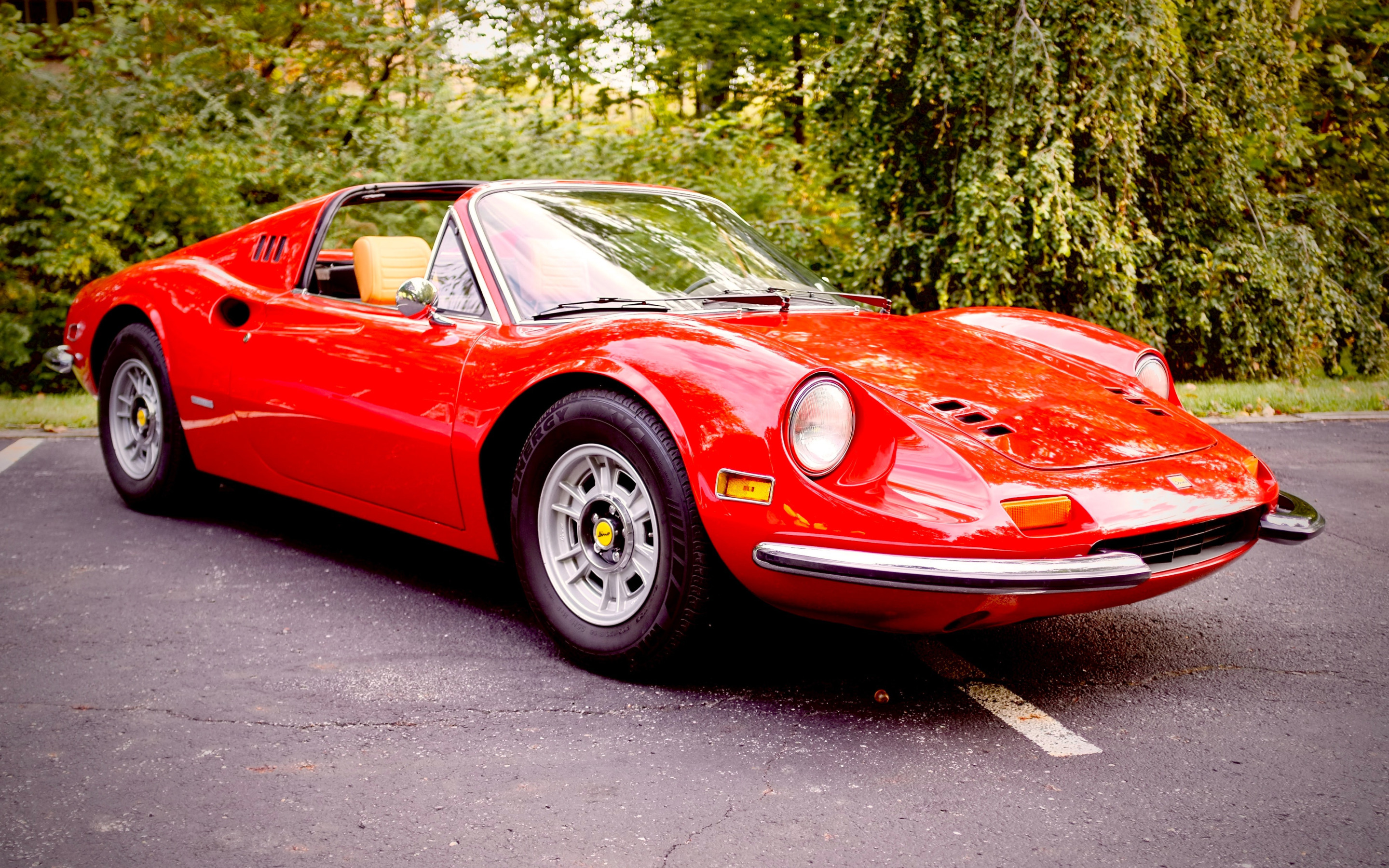 Ferrari Dino красный