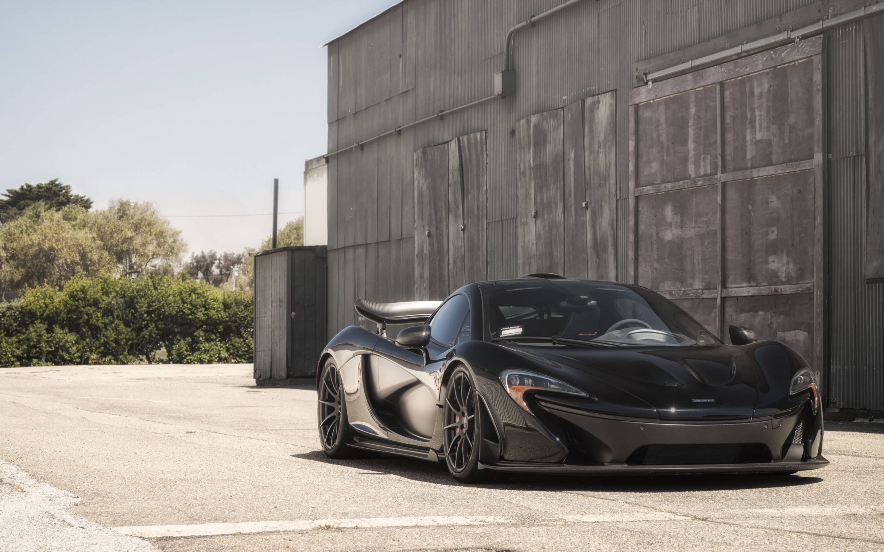 MCLAREN p1 черный матовый