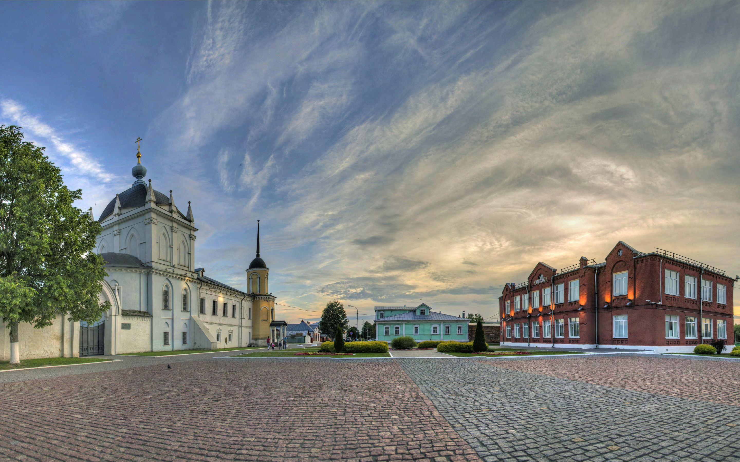 Коломна. Коломна площадь. Городская площадь в Коломне. Коломна Соборная площадь вечером. Архитектура Коломны.