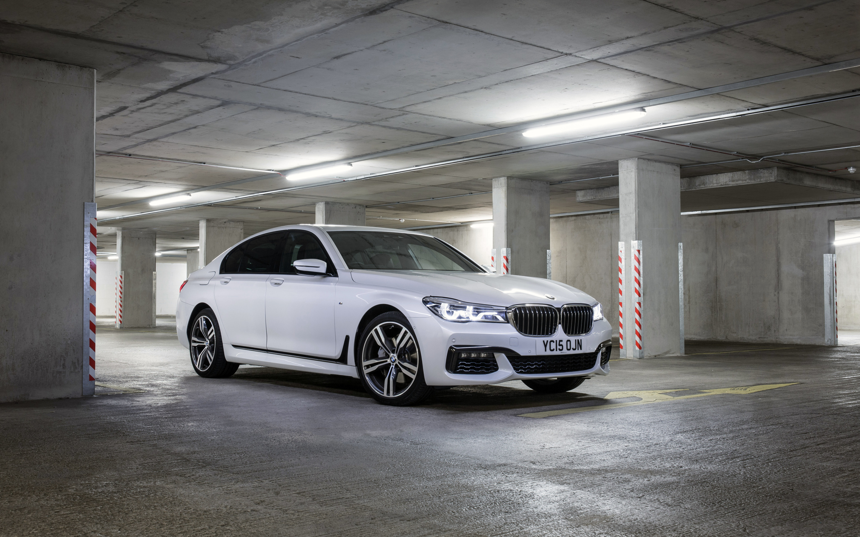 BMW 7 Series White