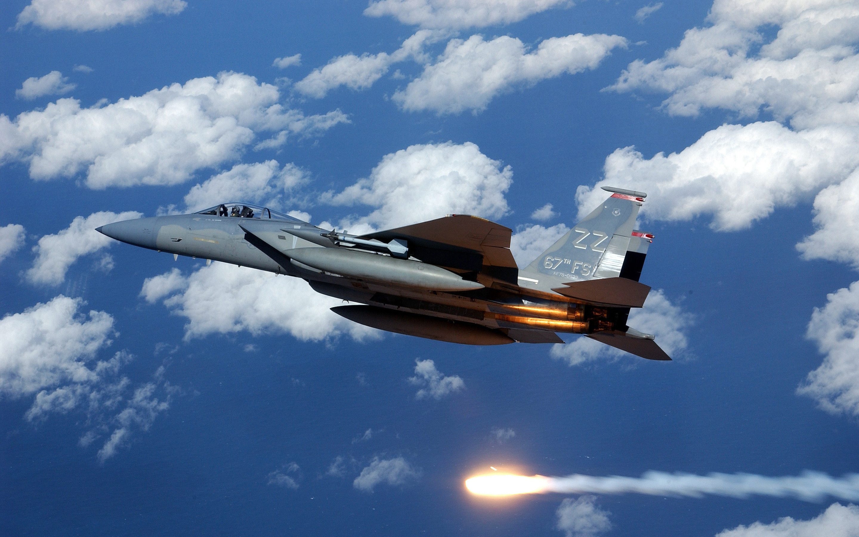 Нападение на самолет. F-15 Eagle. F-15c Eagle. F15 самолет. Самолет атакует.