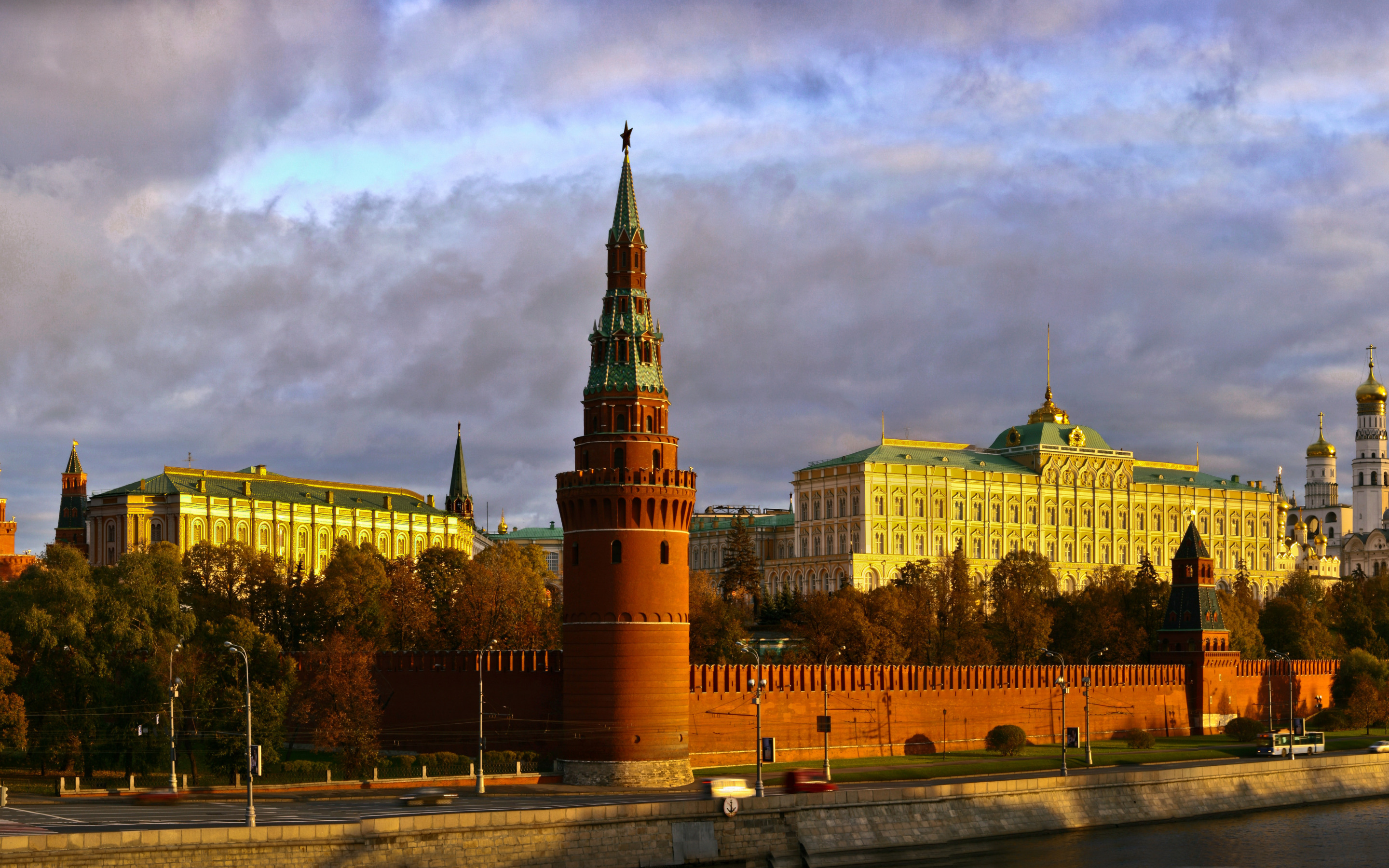 Place moscow. Россия Кремль. The Kremlin – Кремль. Московский Кремль Москва. Москва Кремль 1920.