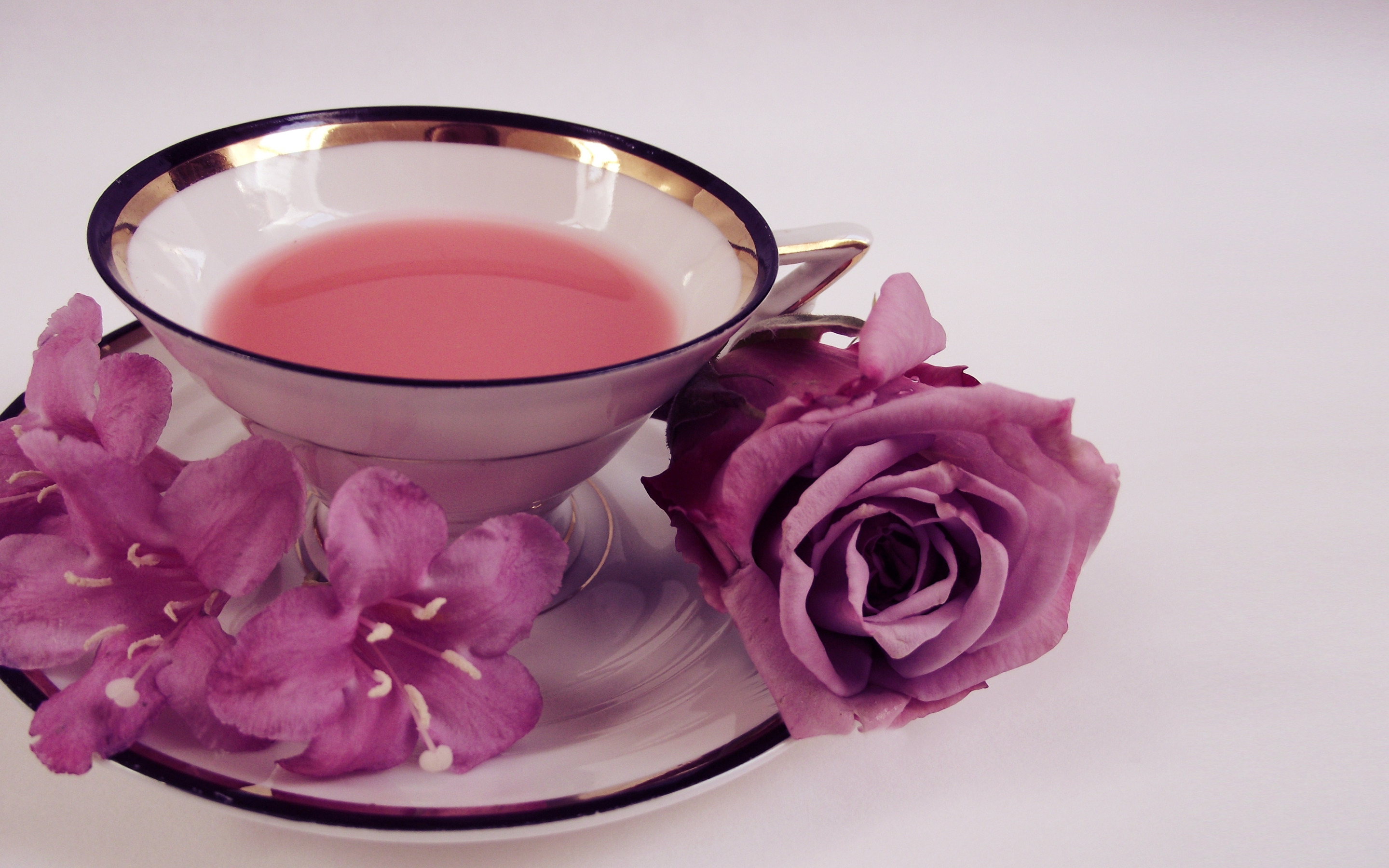Утро кипеть. Цветы в кружке. Красивые чашки для чая. Чай с розой. Чай цветок.
