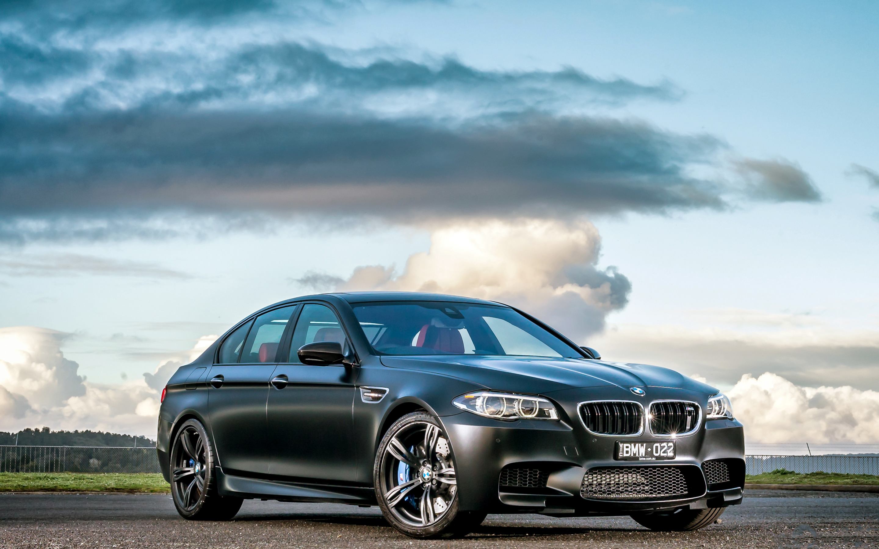 F10 объем. БМВ м5 ф10. BMW m5 f10 Black. БМВ m5 f10 2015. БМВ м5 седан.