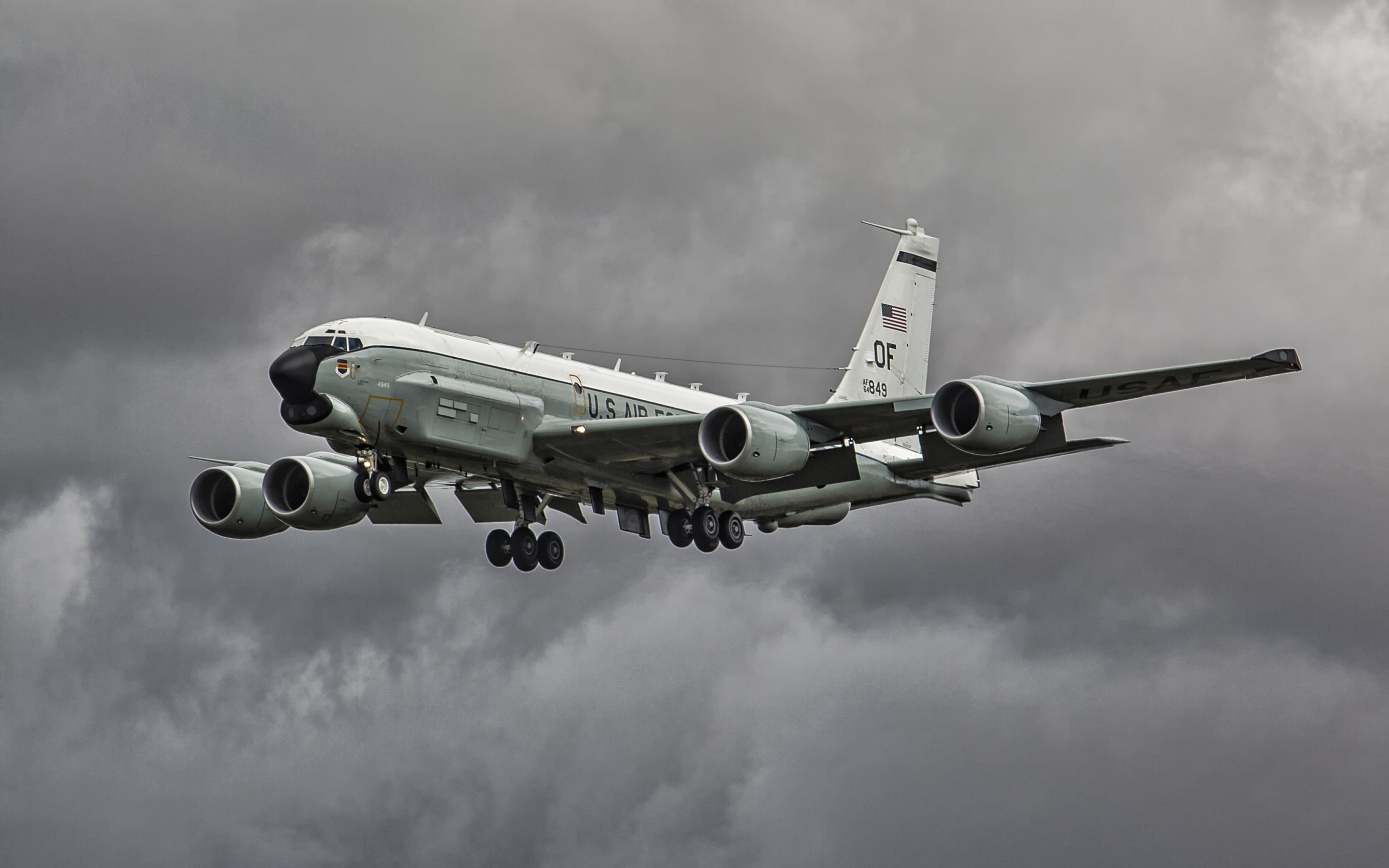 Боинг 135. Boeing RC-135w. Boeing RC-135. RC-135 ВВС. Разведывательного самолета RC-135.