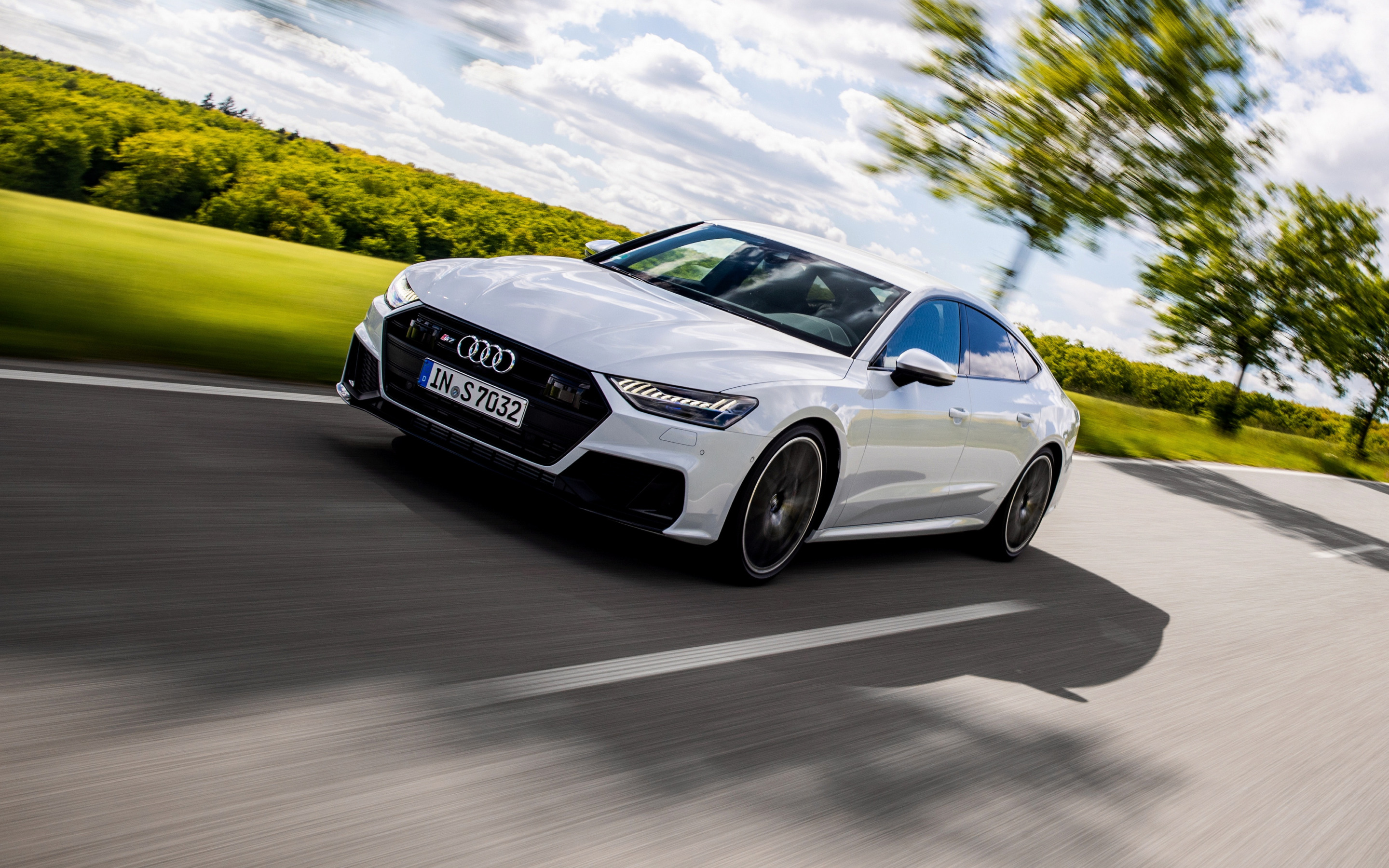 S 7 2019. Audi a7 Sportback 2020. Ауди s7 2020. Ауди белый обои. A7 Sportback 2020 белая на белом фоне.