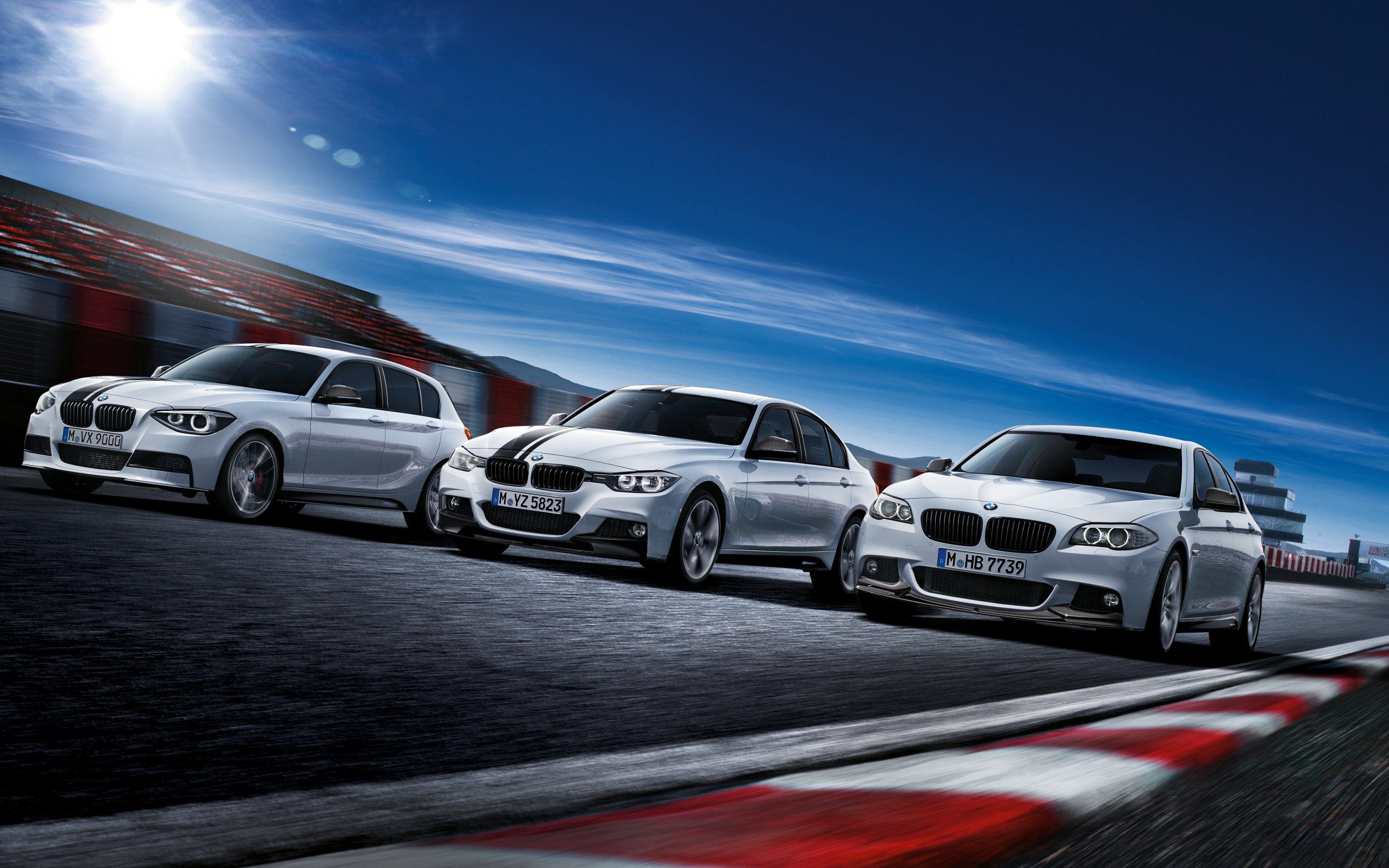 Гонки бмв м5. БМВ м5 поколения. Эволюция BMW m5. BMW м5 в ряд. БМВ f30 гоночная.