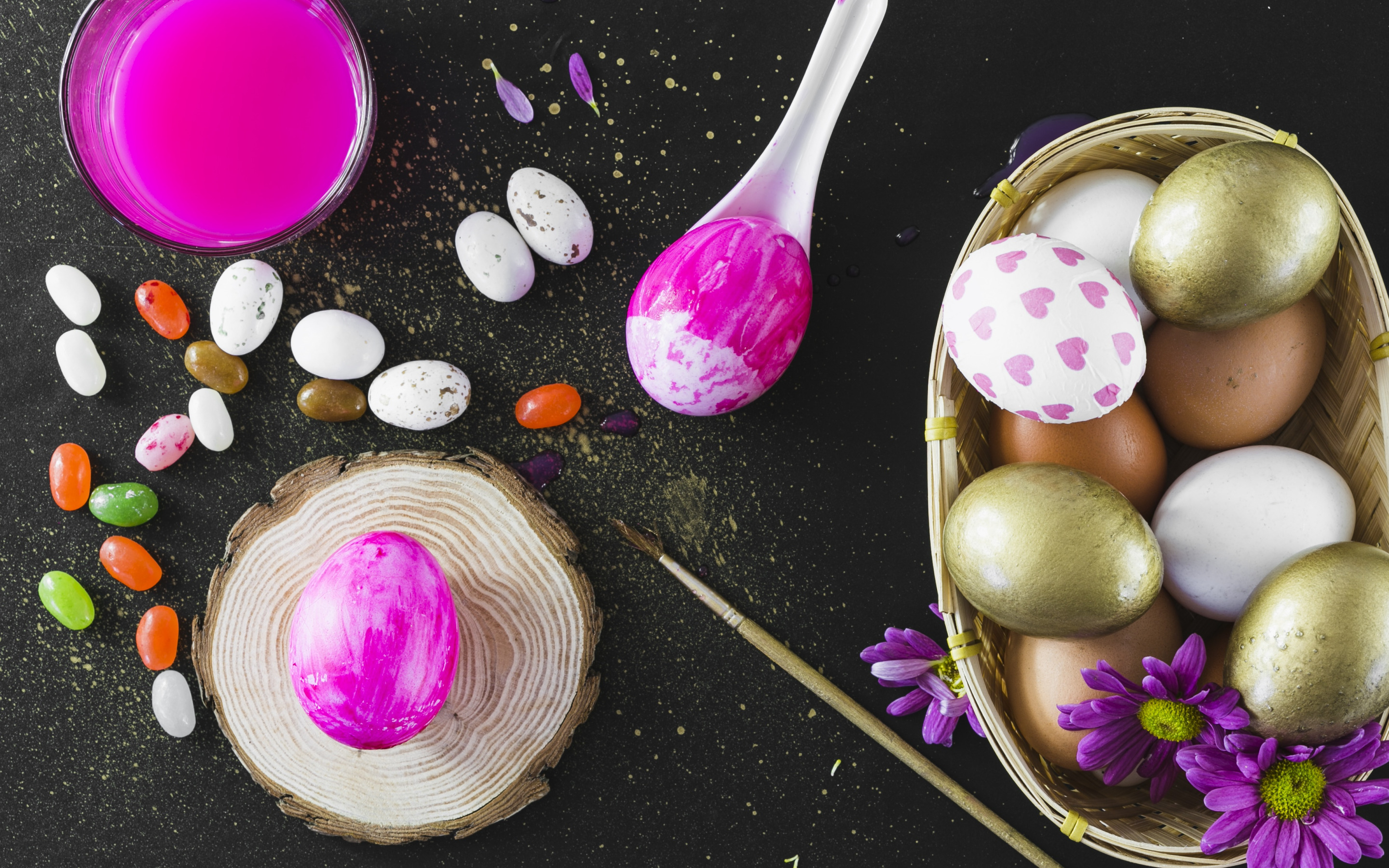 Чем покрасить яйца. Пасхальное яйцо. Краска для яиц на Пасху. Крашеные яйца на Пасху. Необычные яйца на Пасху.