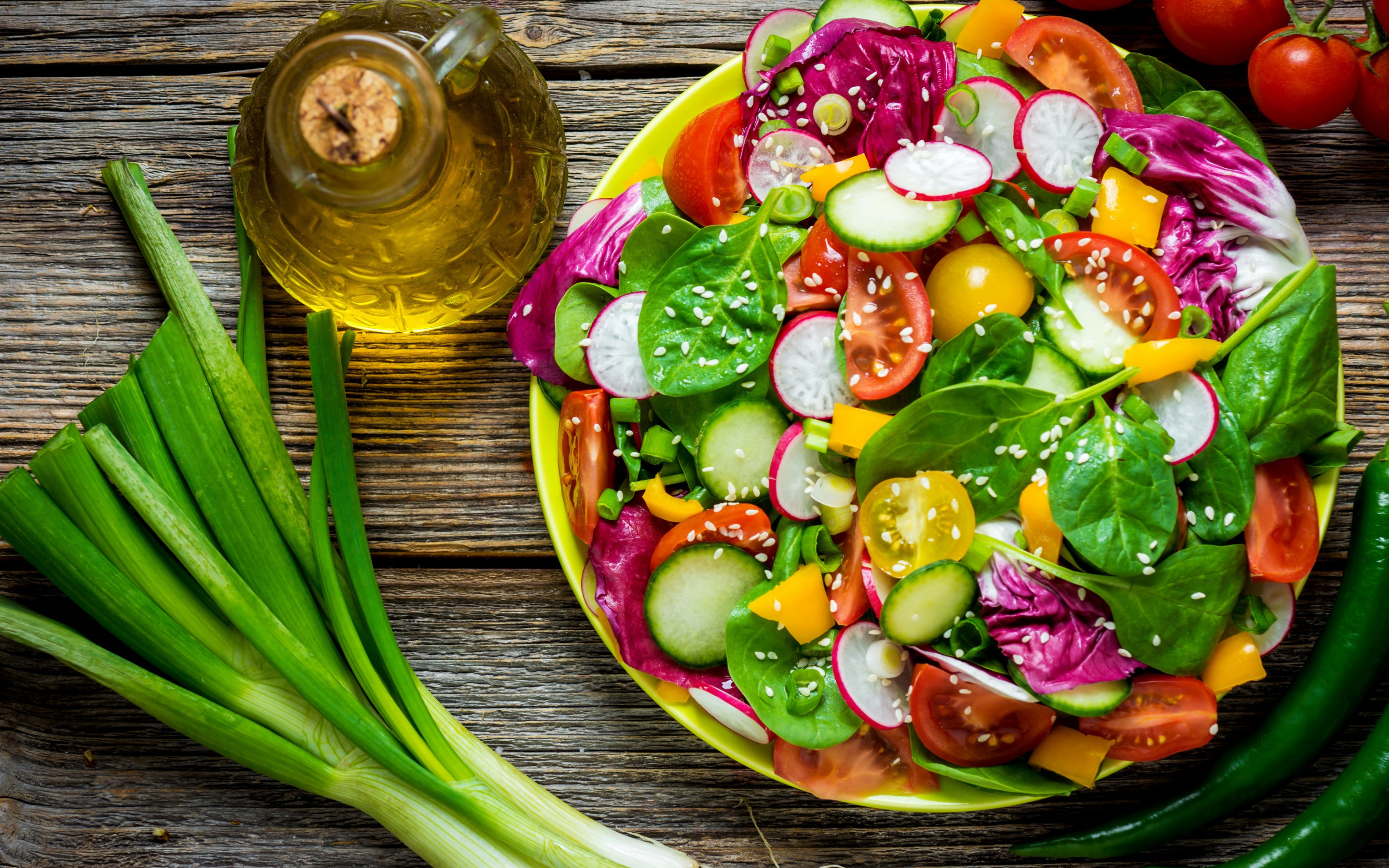 Colourful and crunchy fruit and vegetables can. Овощи и зелень. Овощи на столе. Овощной салат. Свежие овощи и зелень.