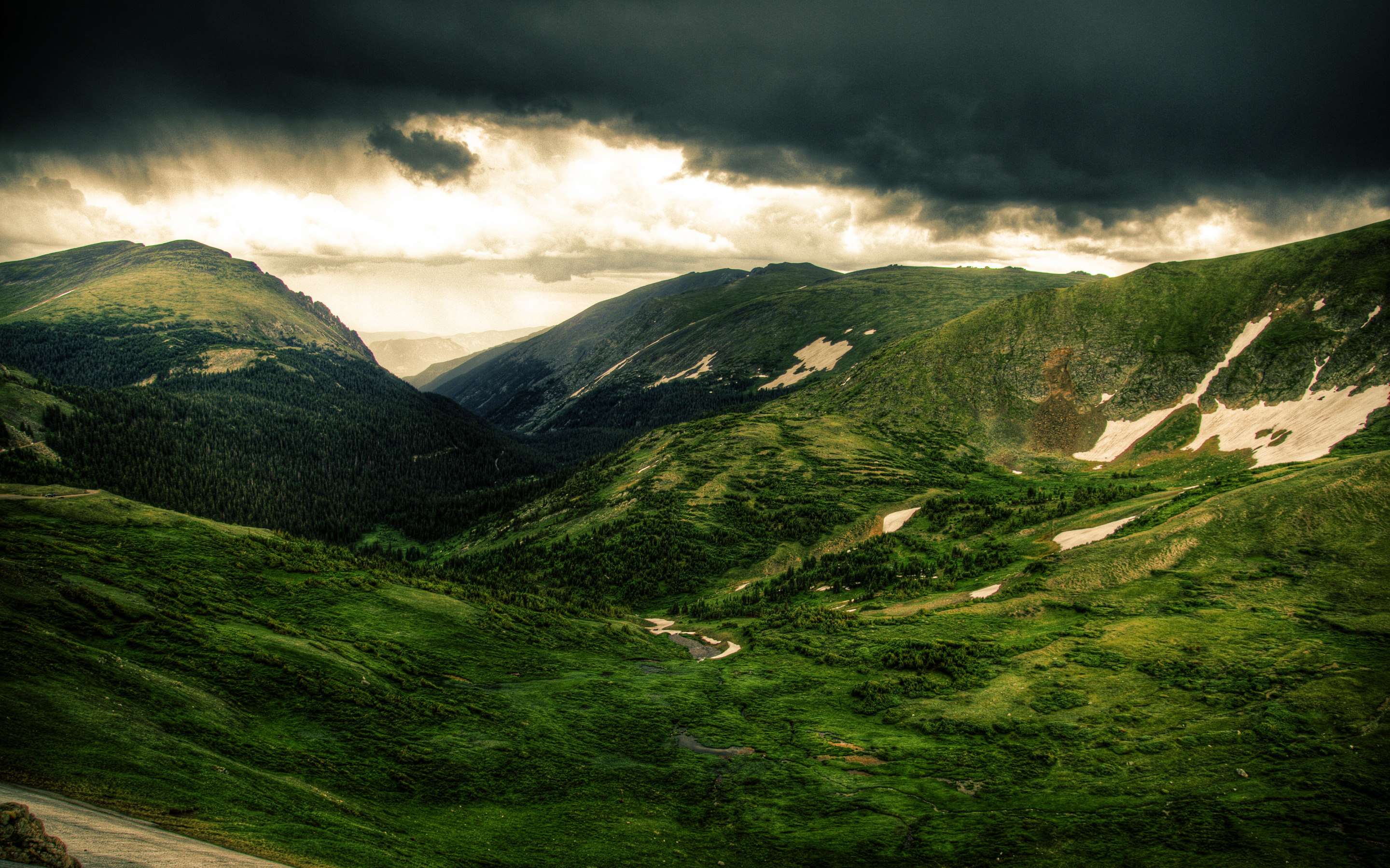 Mountains wallpaper. Грин Маунтинс хребет. Green Hills зеленые холмы Ирландии. Зеленые горы. Горы зелень.