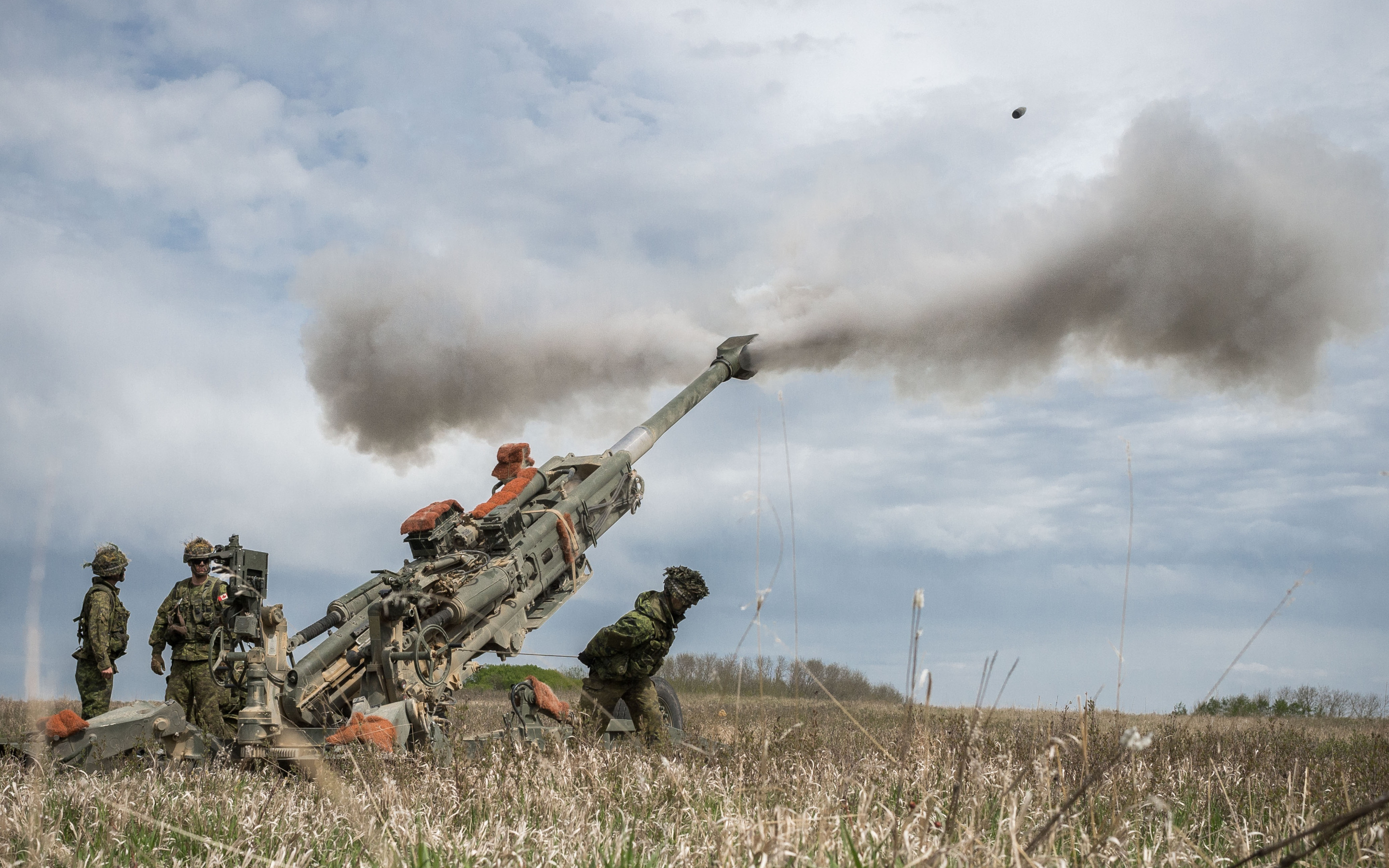 Жесткая артиллерия. M777 Howitzer. Гаубица м777. M777 гаубица Afghanistan. M777 155mm Howitzer.