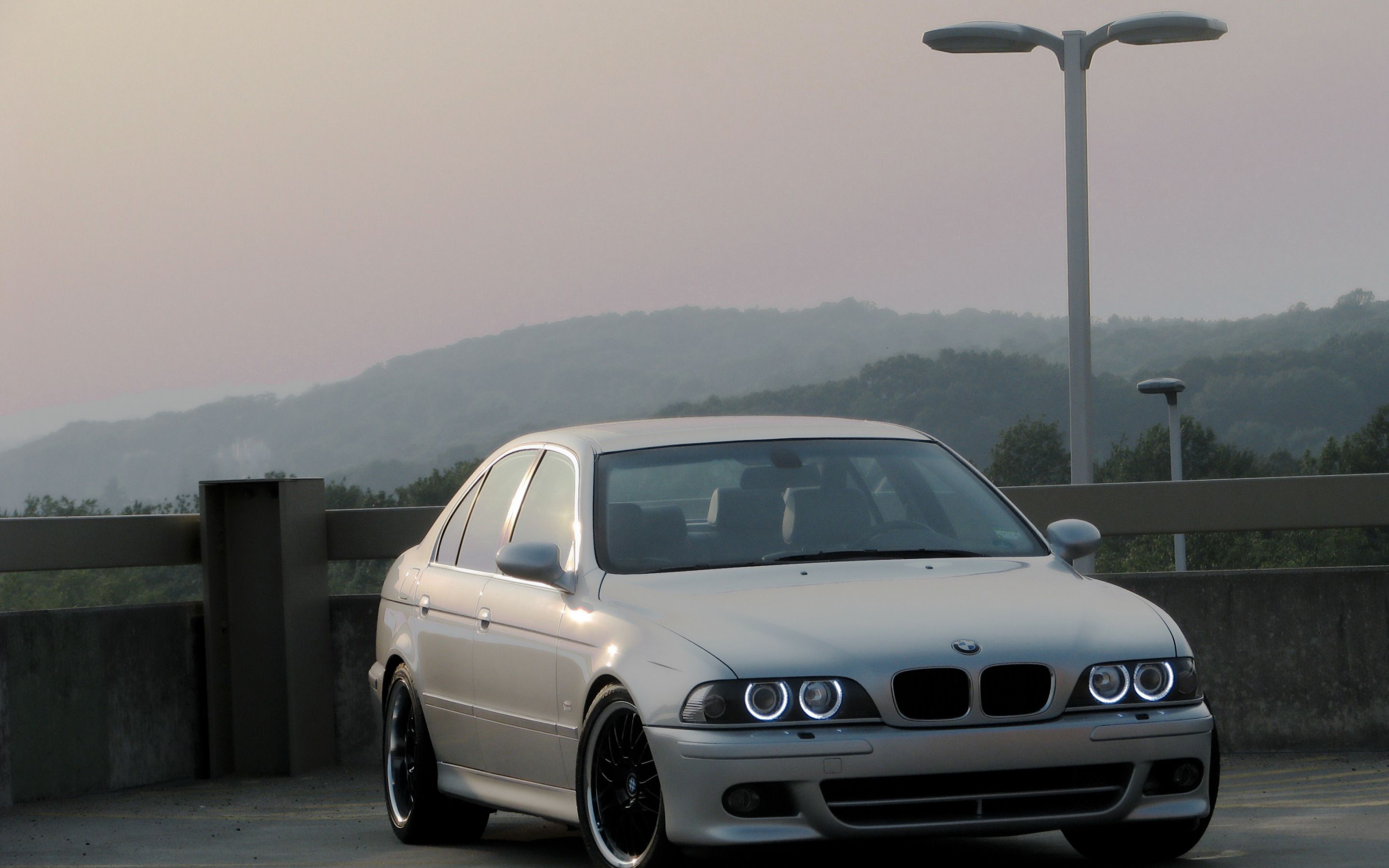 BMW e39 320i