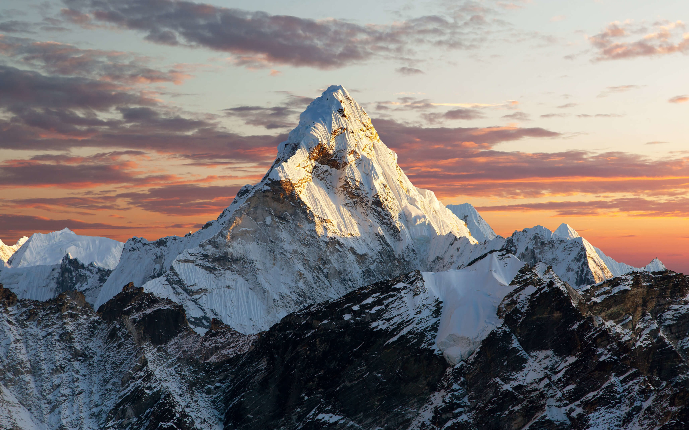 Маунт эверест. Гималаи Эверест Джомолунгма. Непал Гималаи Эверест. Самая высокая гора Джомолунгма. Гора Эверест 8848 м.