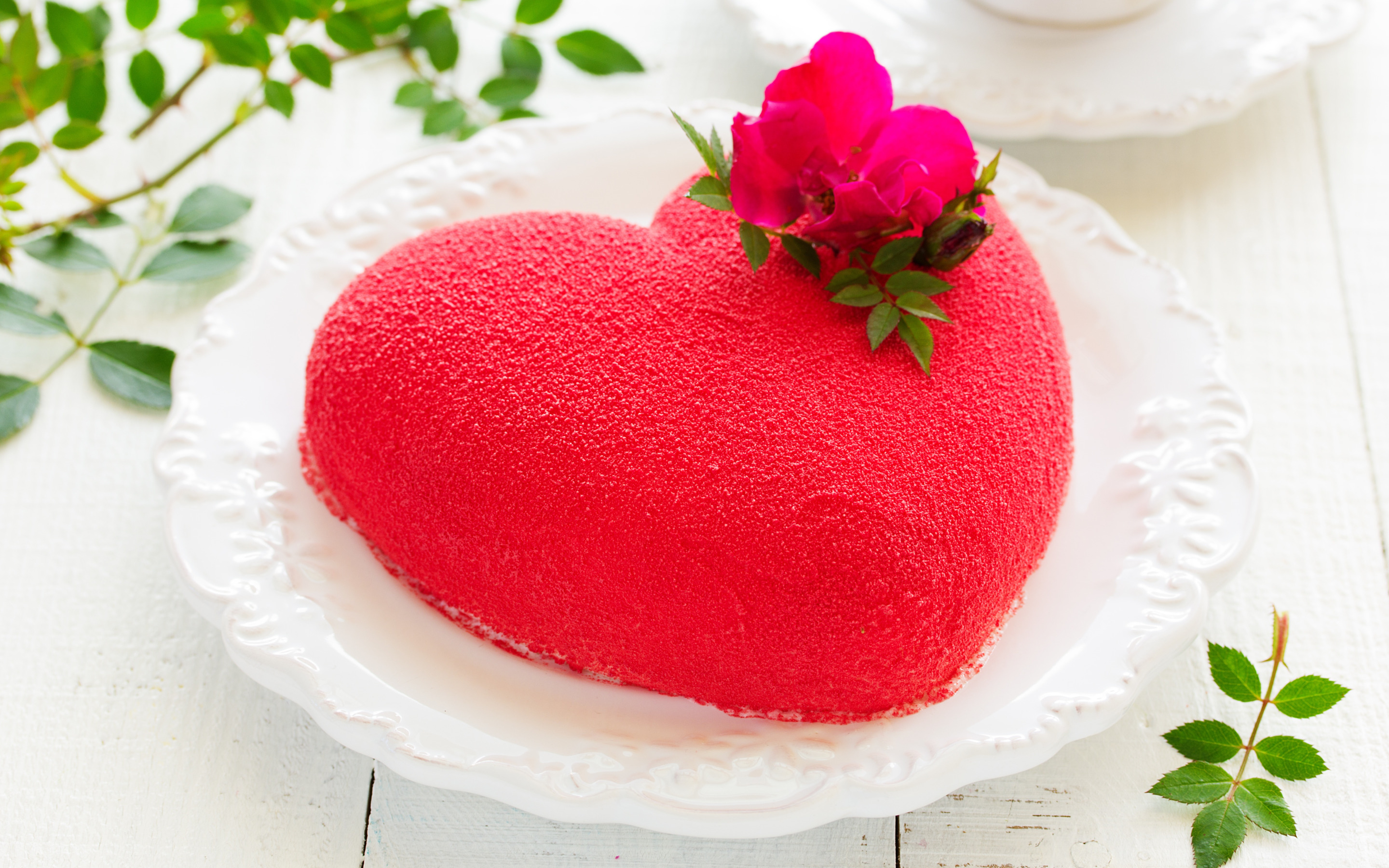 Сердце сладостью. Муссовое сердце торт. Сладости в виде сердца. Торт в виде сердца. Пирожное сердце.