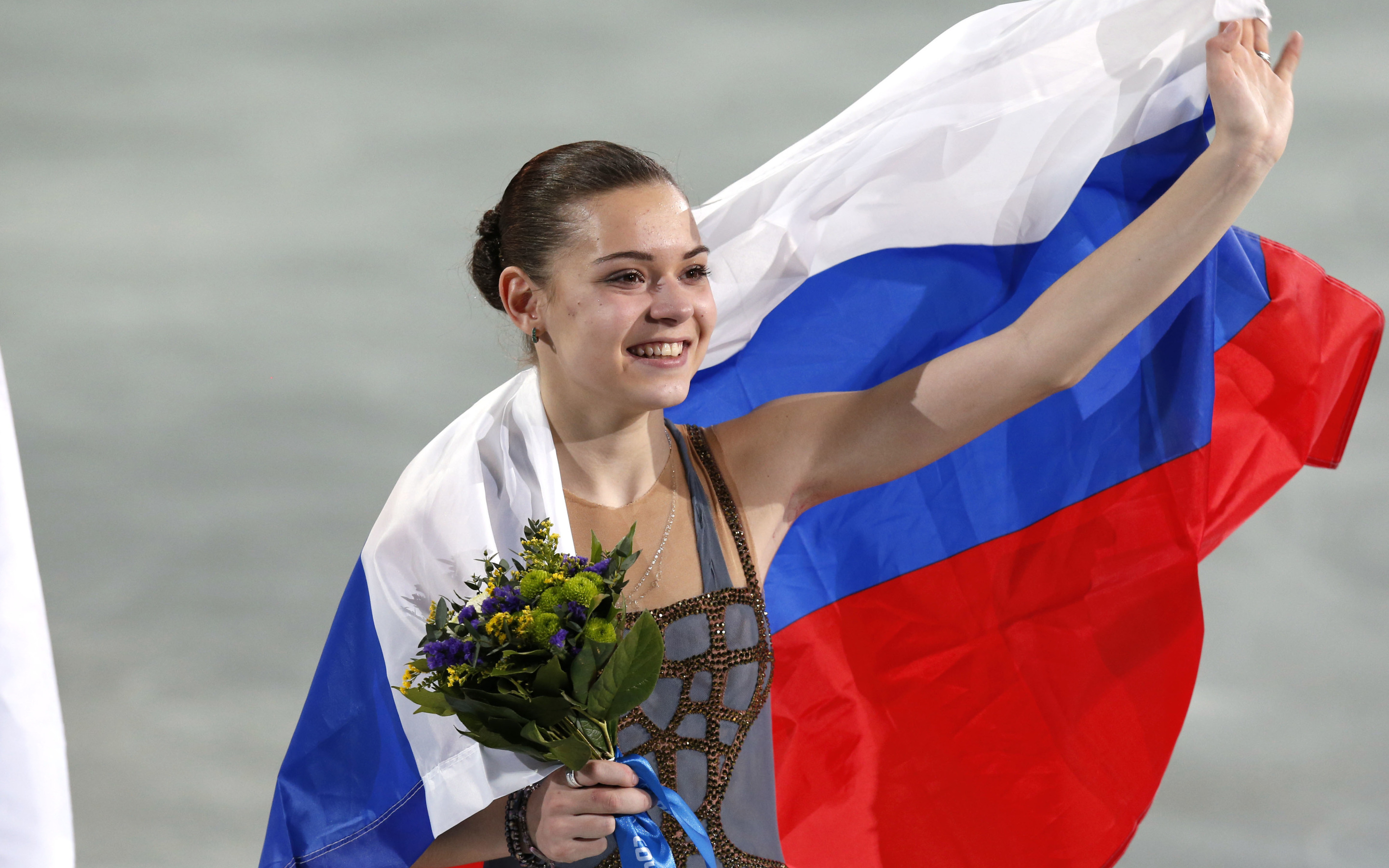 Russian won. Аделина Сотникова. Аделина Сотникова Олимпийская чемпионка. Аделина Сотникова Сочи 2014. Сочи 2014 фигурное катание Аделина Сотникова.