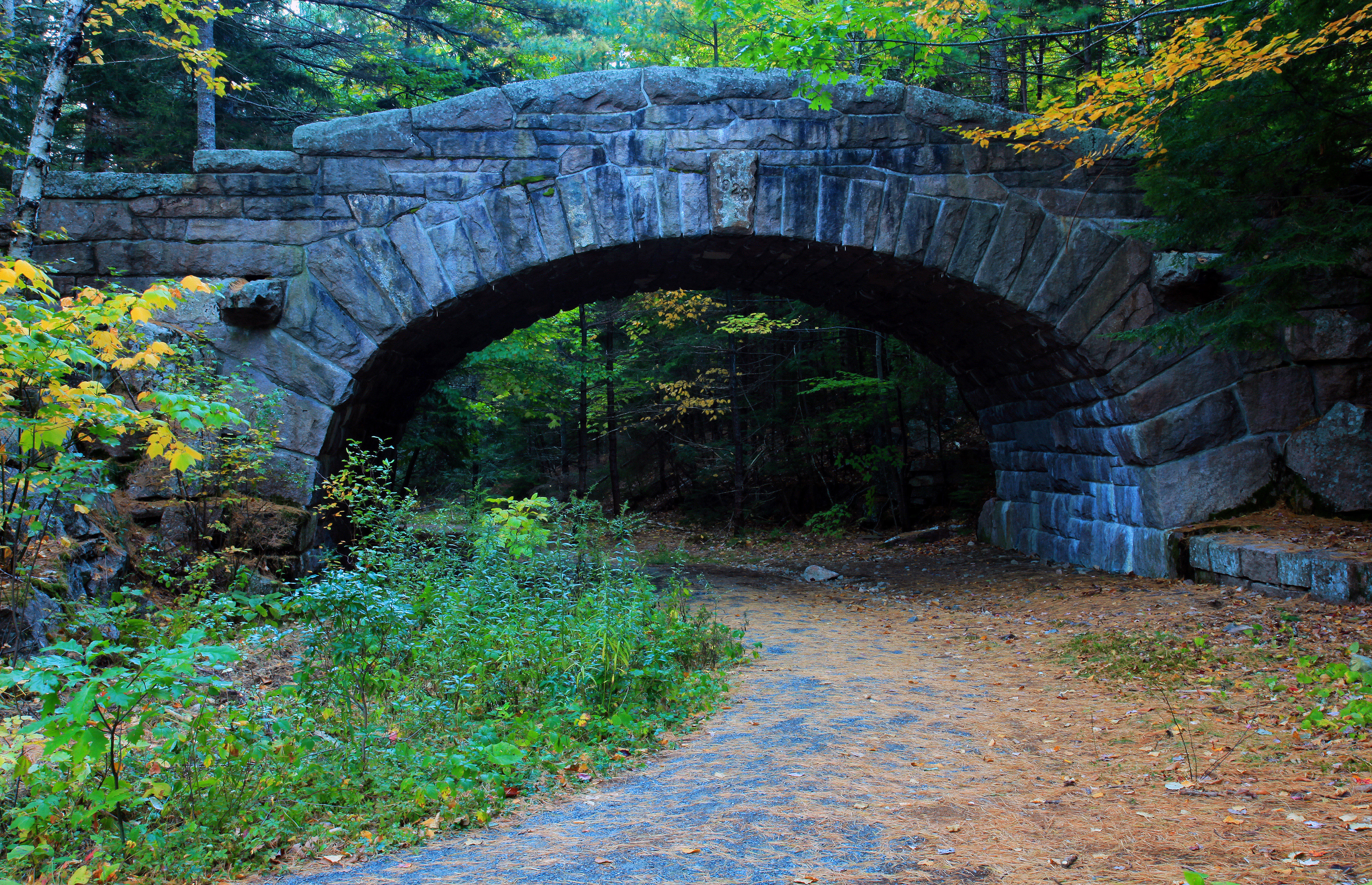 Старинный каменный мост