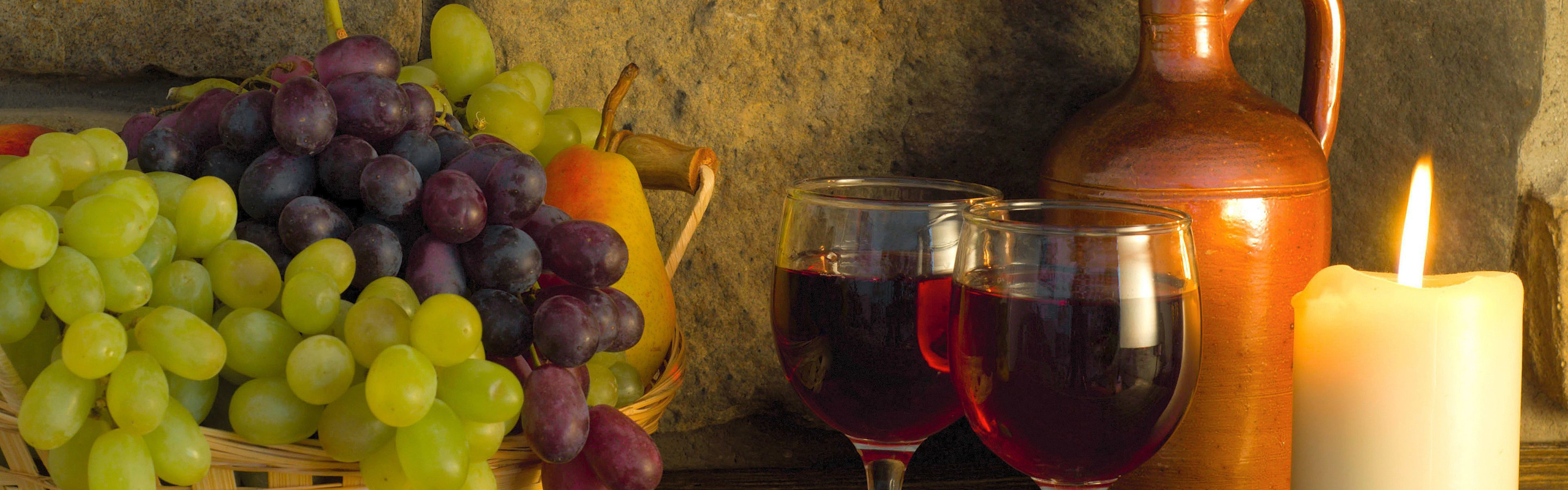 Минский виноградных вин. Виноград и свечи. Вино обои. Тоскана вино обои. Свечи для виноградников.