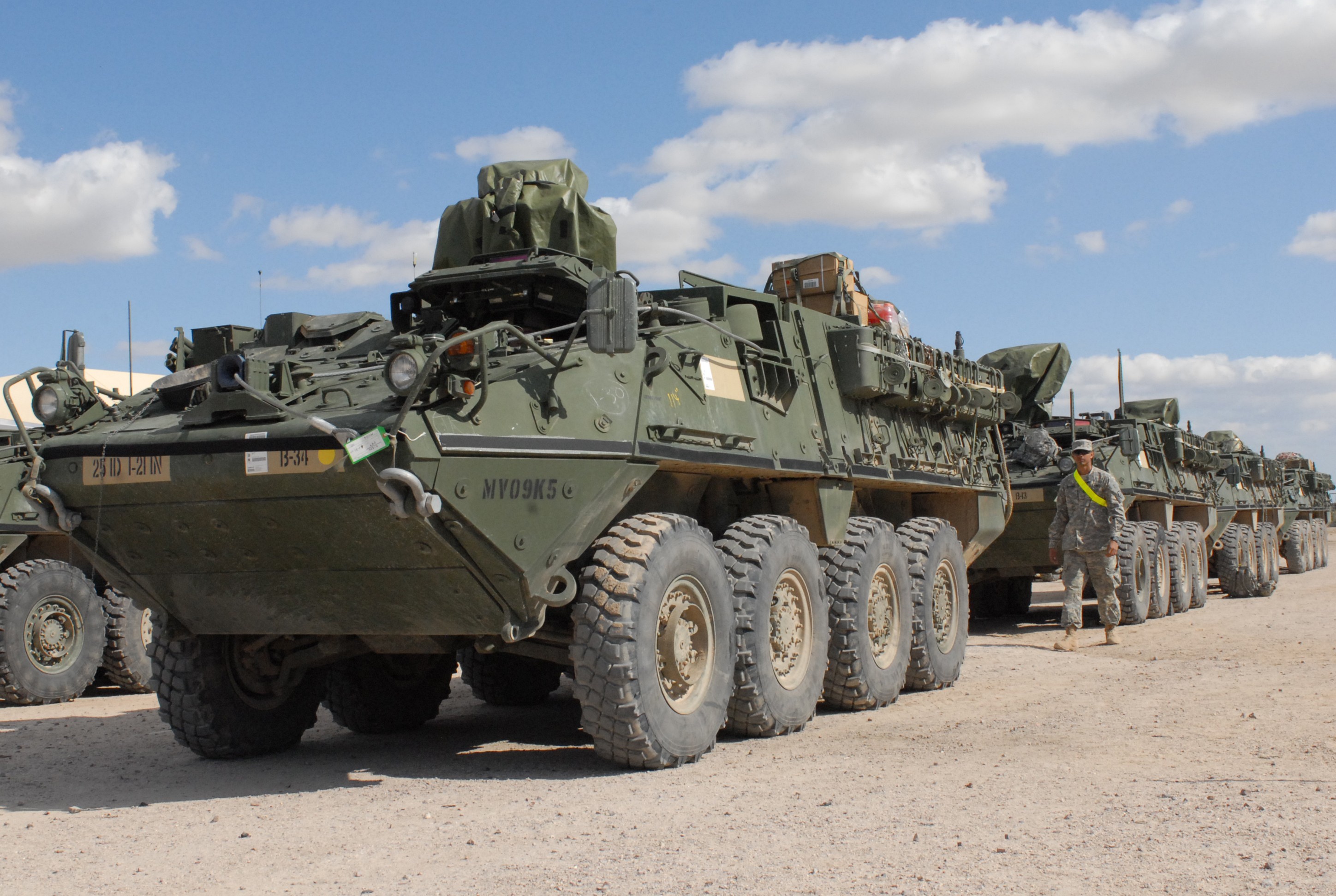 Страйкер боевая бронированная машина. БМП Страйкер. БТР Stryker. БТР м1126 Страйкер. Страйкер американская БМП.