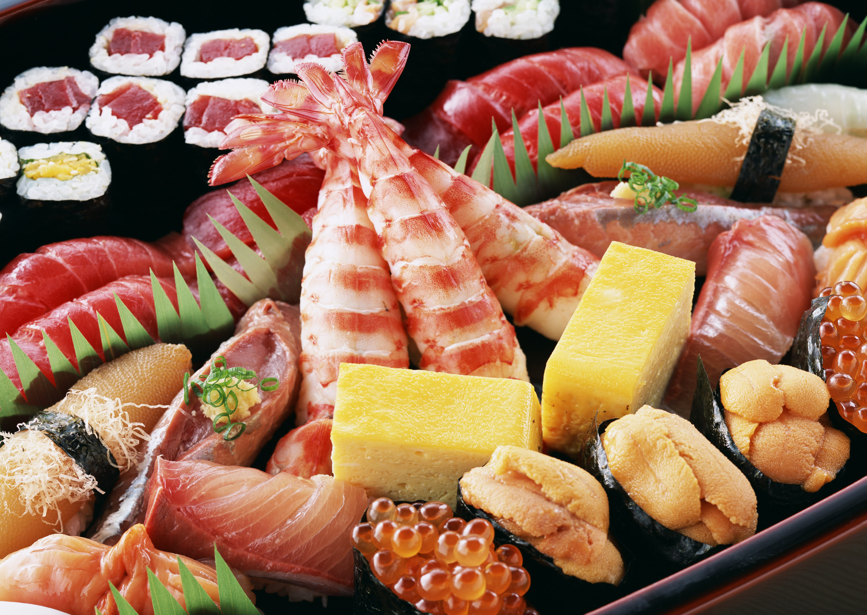 Новая еда а4. Японская кухня морепродукты. Рыбные деликатесы. Красивая еда. Рыба и морепродукты в японской кухне.