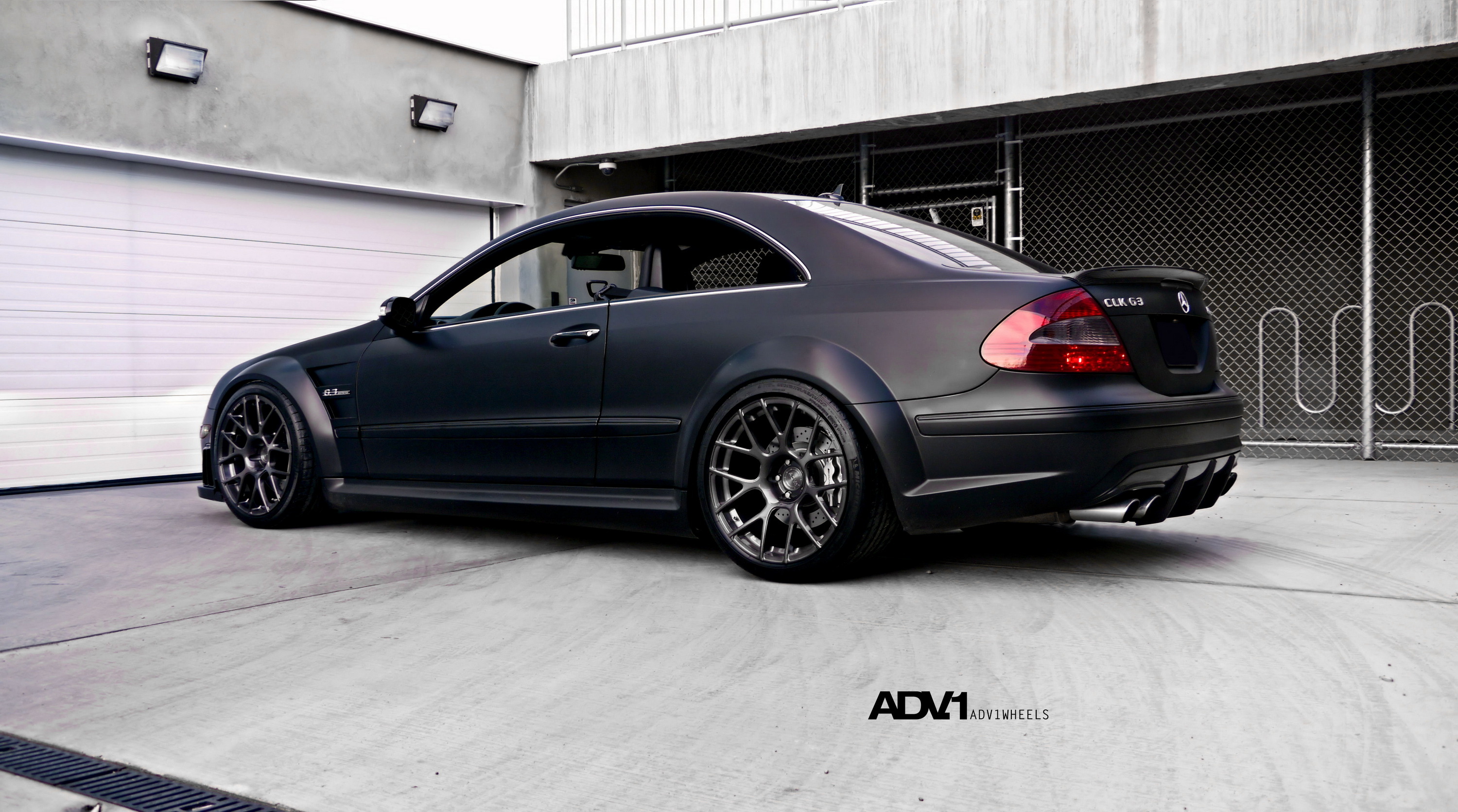 Black 64. Мерседес CLK AMG Tuning. Matte Mercedes CLK 63 AMG. Мерседес 211 черный матовый цвет. Mercedes CLK 209 матовый черный.