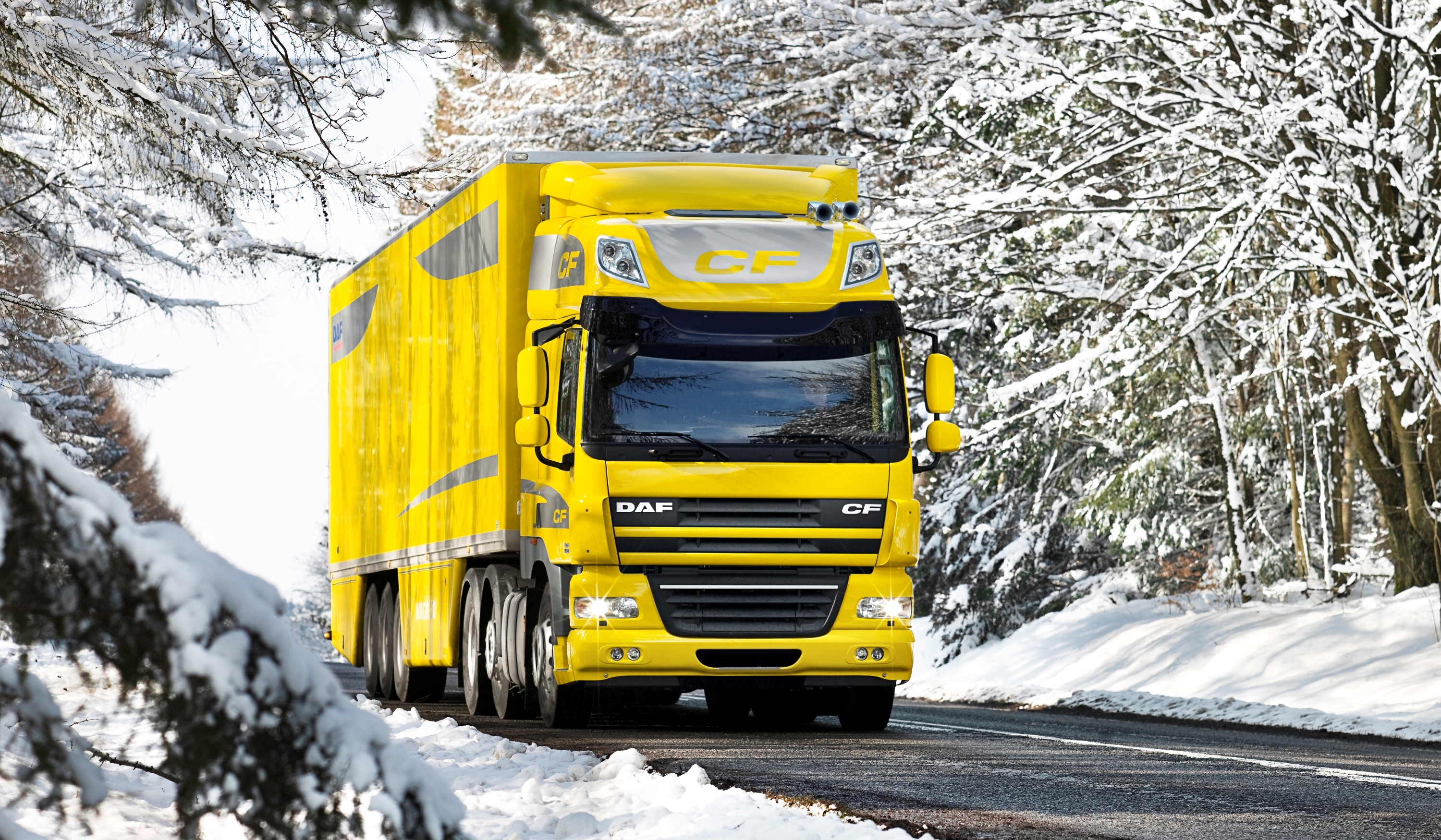 Обои Зима, Дорога, Снег, Грузовик, Обои, Жёлтый, Truck, DAF на телефон и  рабочий стол, раздел грузовики, разрешение 3000x1750 - скачать