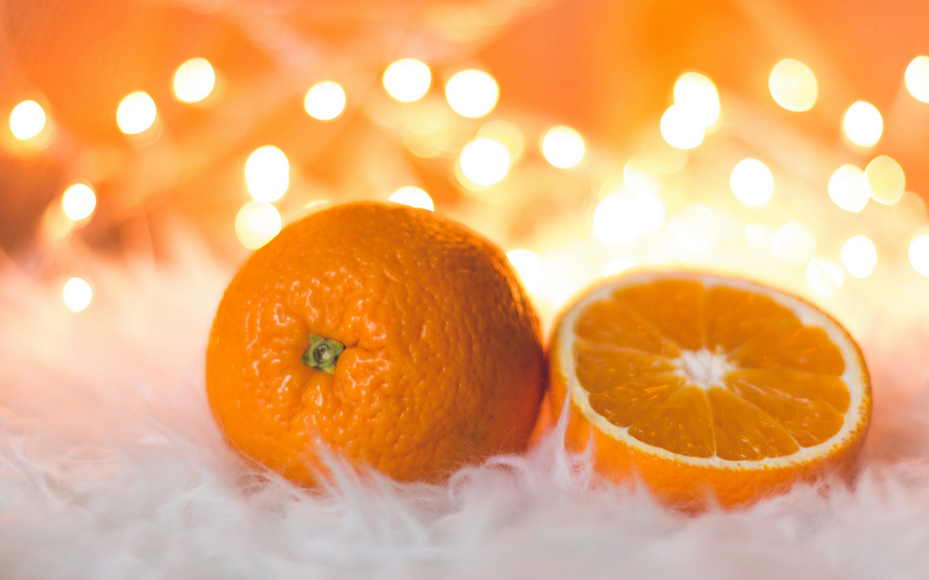 Апельсин есть вечером. Новогодний мандарин.. Апельсины фон. Мандарины новый год. Новогодний апельсин.