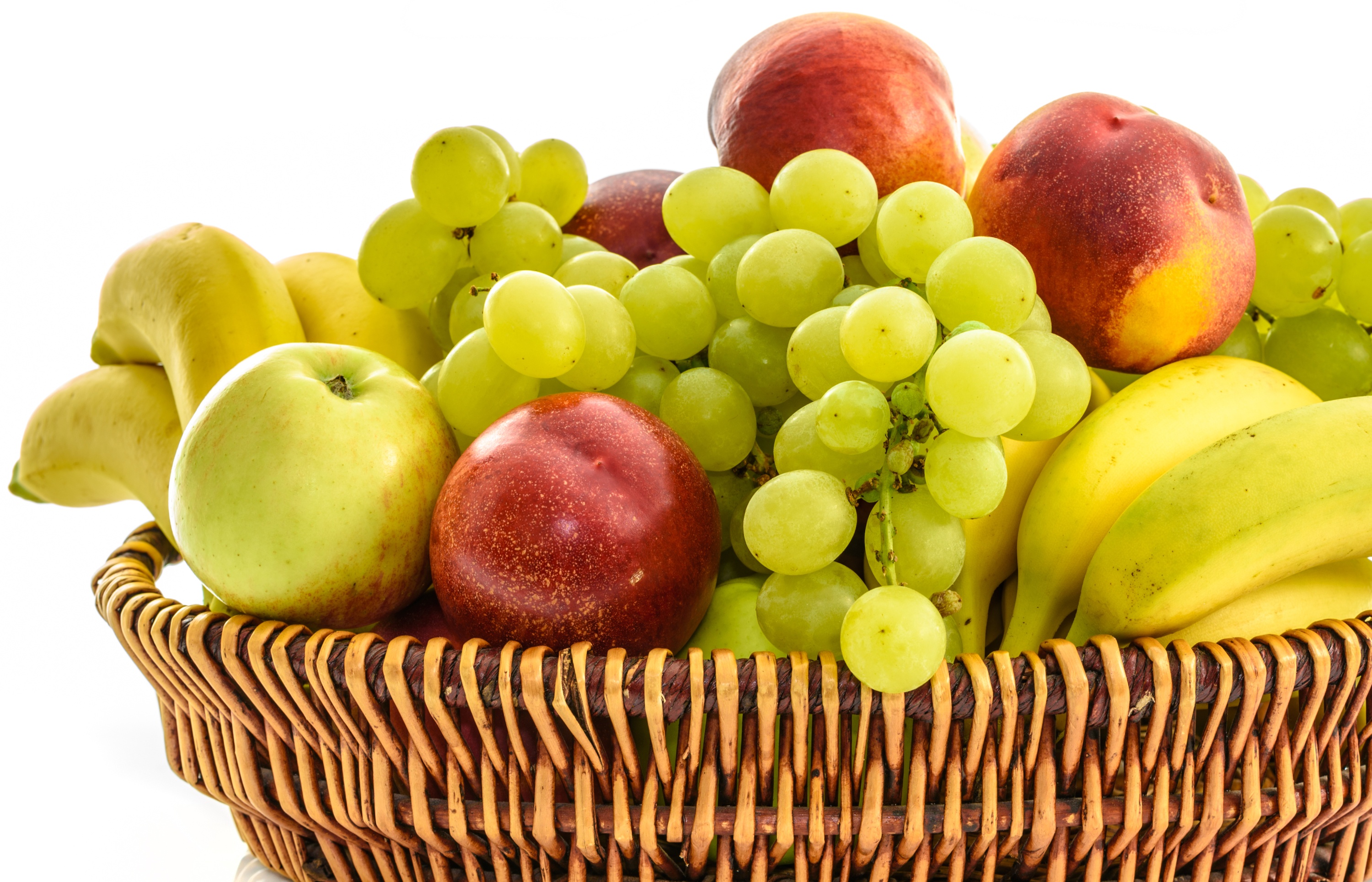 Grape pear. Корзина с фруктами. Виноград и яблоки. Яблоки груши виноград. Корзина с овощами и фруктами.