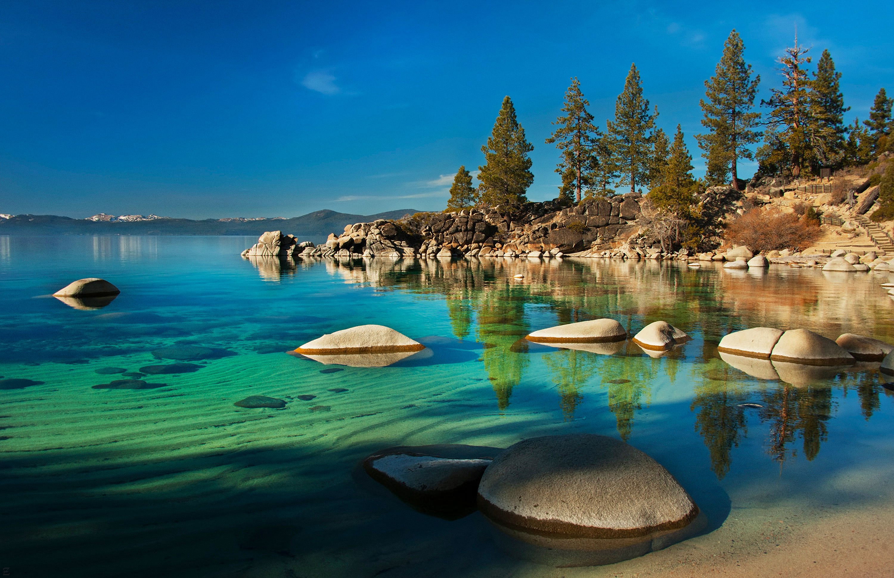 Озера планеты. Озеро Тахо Невада. Озеро Тахо, Невада, США. Озеро Тахо Калифорния. Озеро Тахо Калифорния США фото.