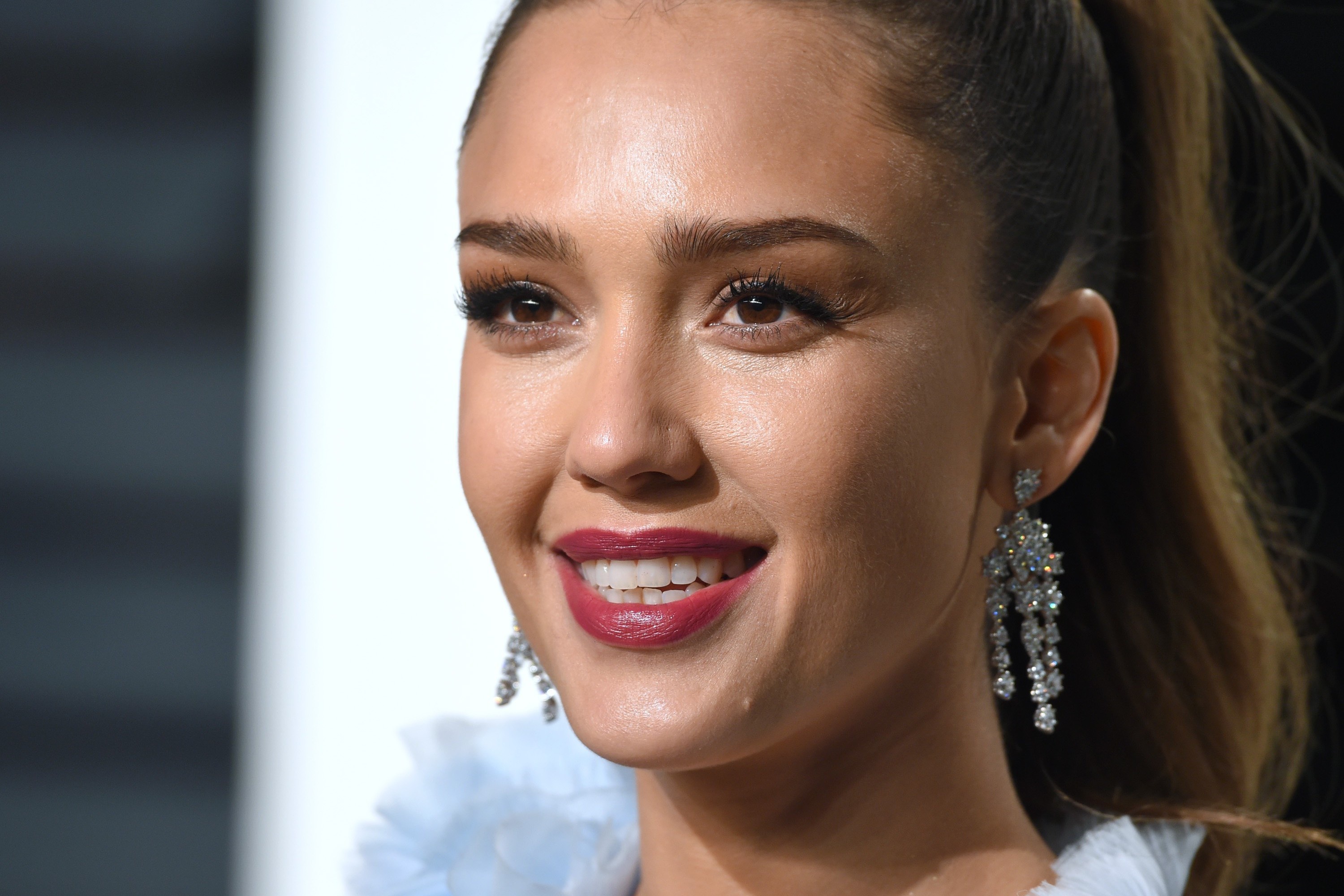 Jessica alba. Джессика Альба 2022. Джессика Альба 2021. Джессика Альба лицо сейчас 2021. Джессика Альба сейчас.