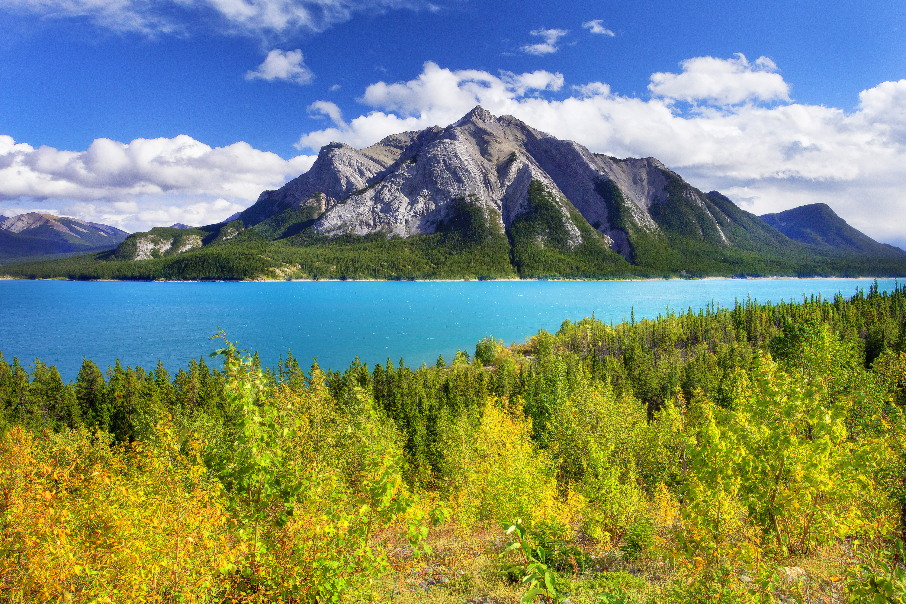 Какая природа в северной америке. Национальный парк Йохо Канада. Национальный парк Банф, Канада осень. Байкал Уральские горы.