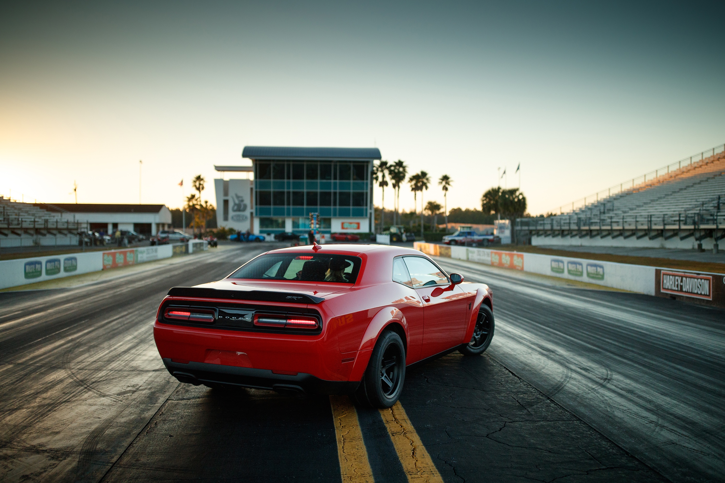 Car 11. Dodge Challenger Demon 2017. Dodge Challenger Demon Hennessy. 2018 Dodge Challenger srt Demon - Rear three-Quarter. Dodge Challenger 2018 Wallpaper.