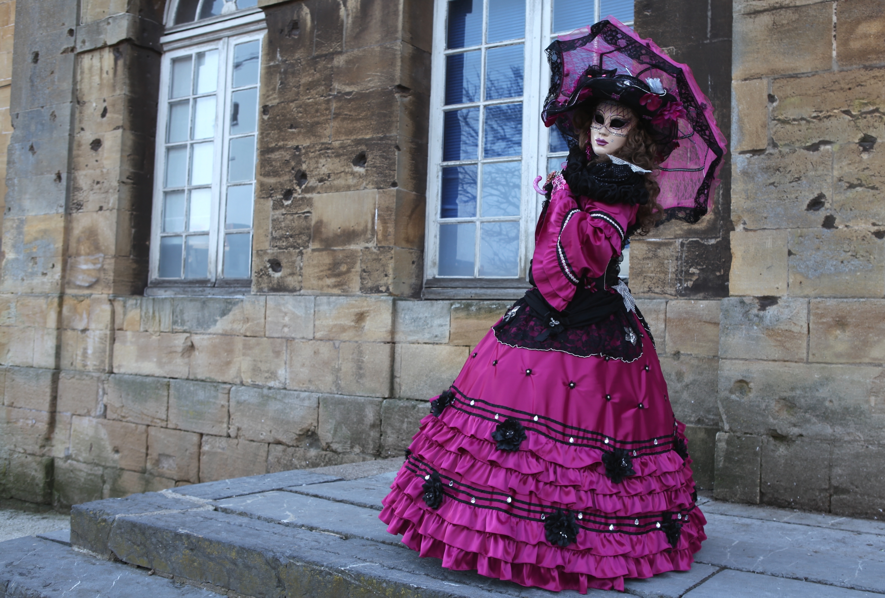 Umbrella dress. Платье в венецианском стиле. Венецианский костюм женский. Венецианский карнавал костюмы. Платье в стиле Венецианского карнавала.