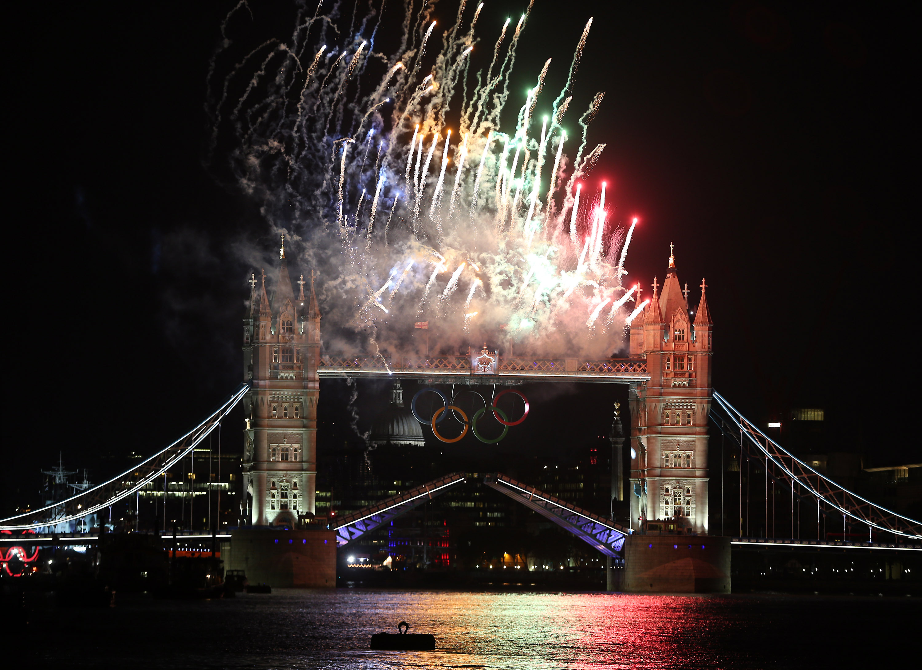 Обои ночь, салют, Великобритания, фейерверк, Тауэрский мост, Лондон 2012, London  2012, Церемония открытия Олимпийских игр на телефон и рабочий стол, раздел  город, разрешение 3000x2178 - скачать