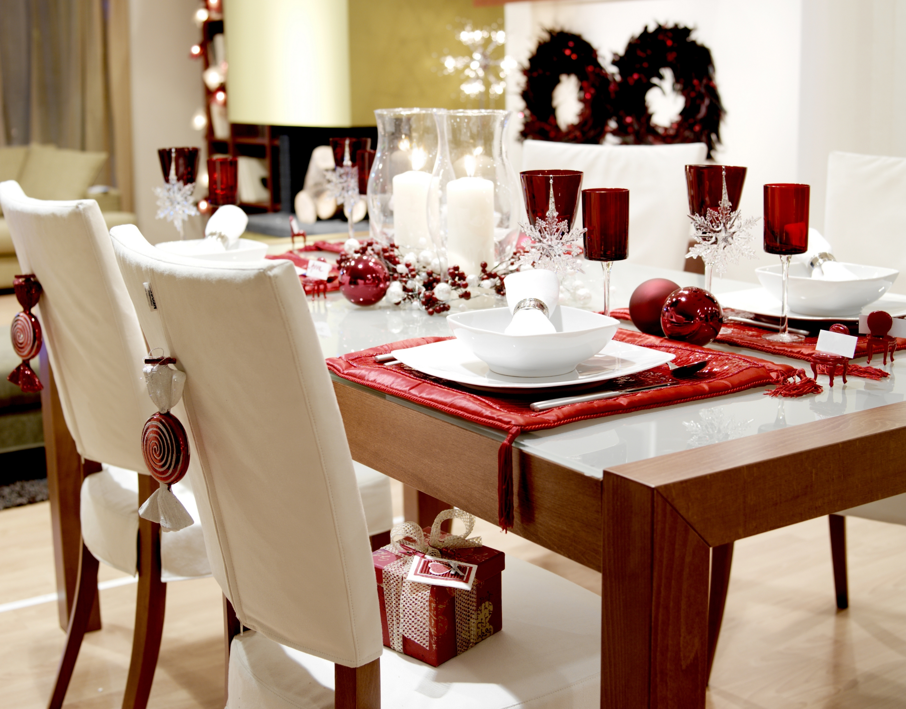 Красивый обеденный стол. Красиво сервированный стол. Сервировка обеденного стола. Украшение обеденного стола. Сервировка новогоднего стола.