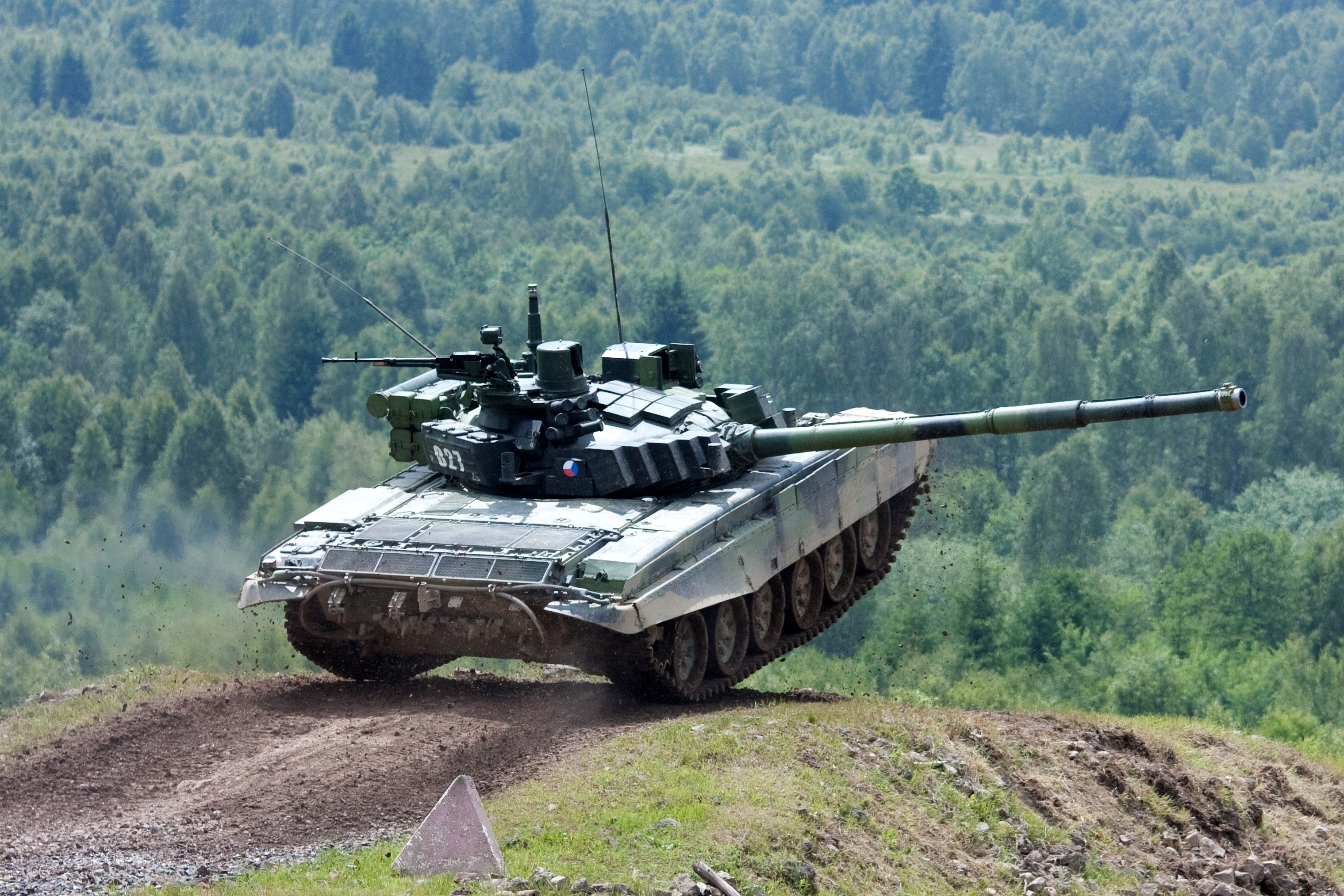 Самые красивые танки. Танк т90. Танк т90 а1. Т-80 БВМ 2020.